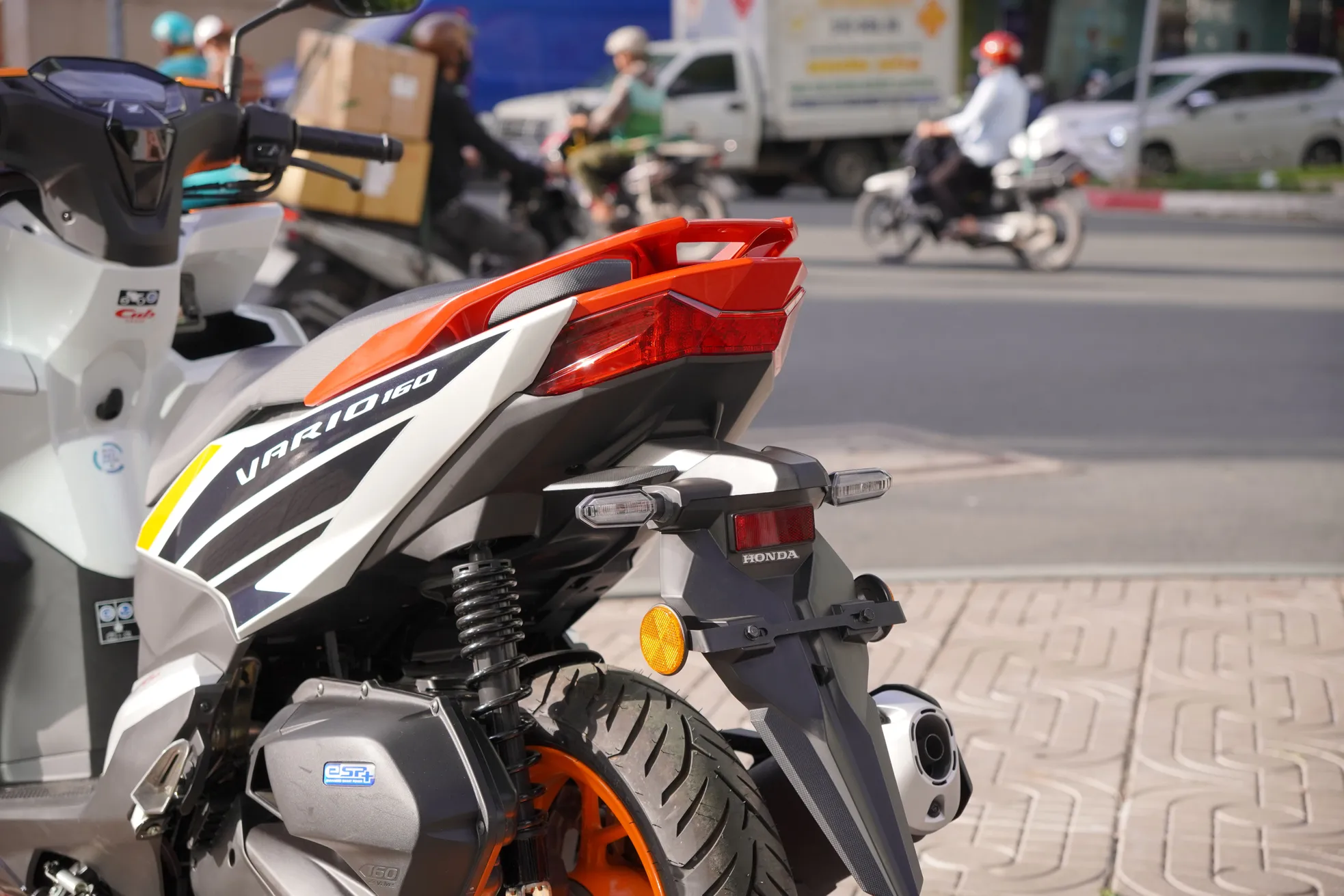 Cận cảnh Honda Vario bản giới hạn Repsol vừa về Việt Nam ảnh 8