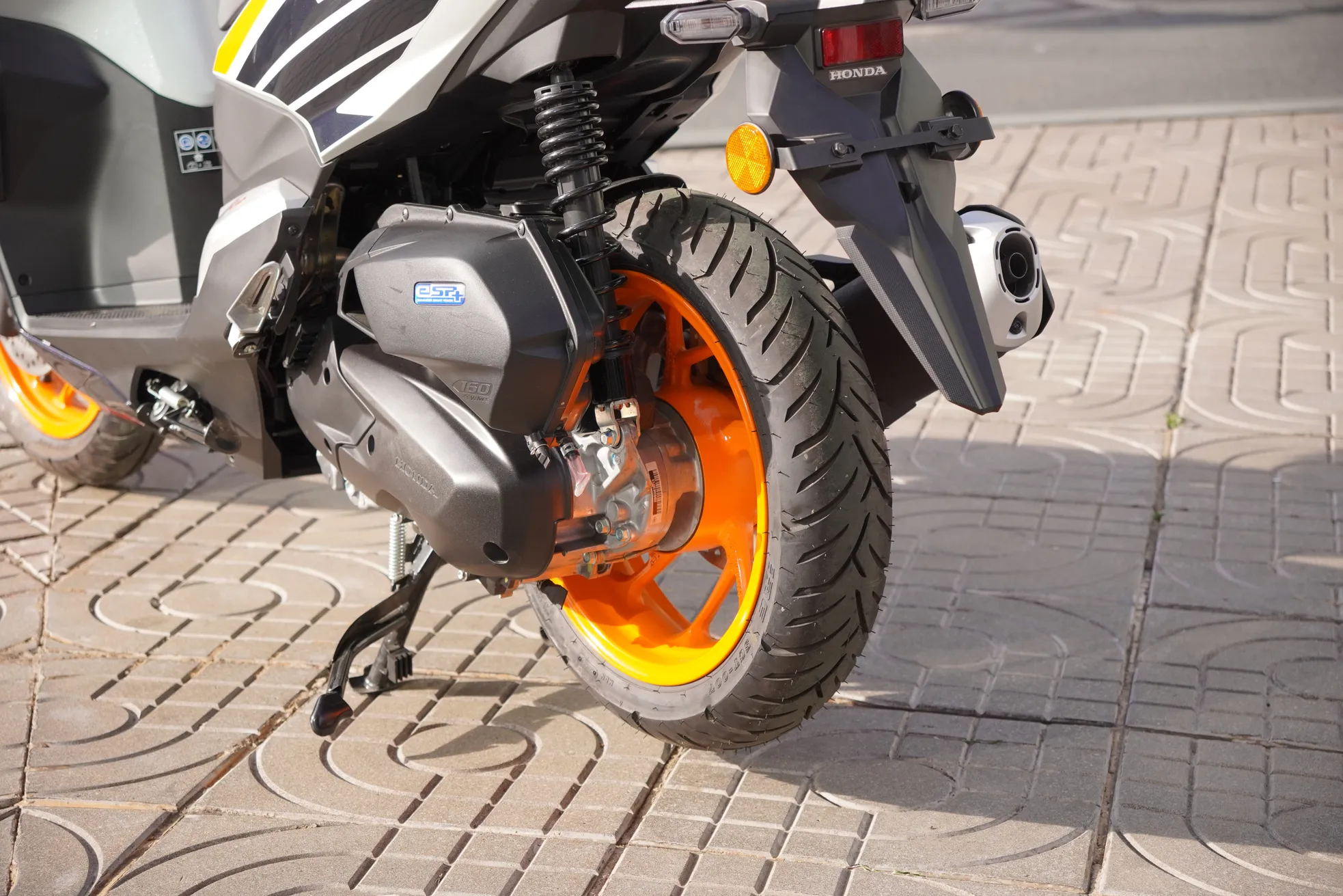 Cận cảnh Honda Vario bản giới hạn Repsol vừa về Việt Nam ảnh 14
