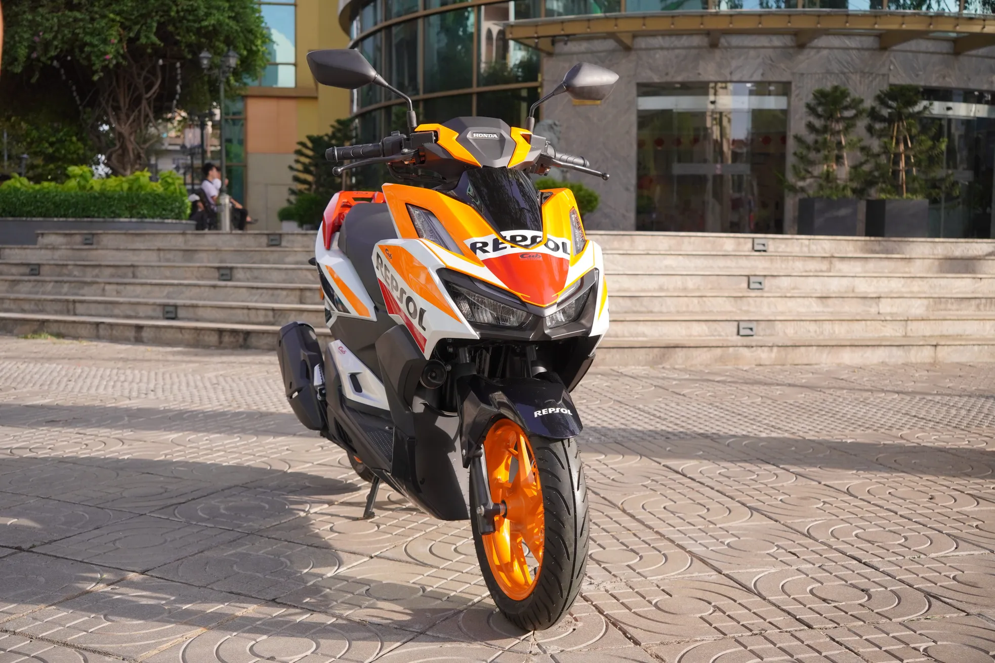 Cận cảnh Honda Vario bản giới hạn Repsol vừa về Việt Nam ảnh 2