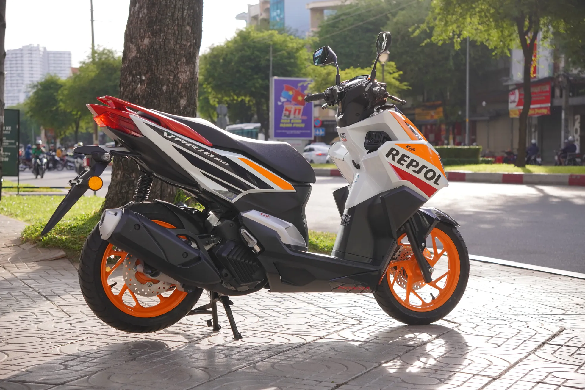 Cận cảnh Honda Vario bản giới hạn Repsol vừa về Việt Nam ảnh 4