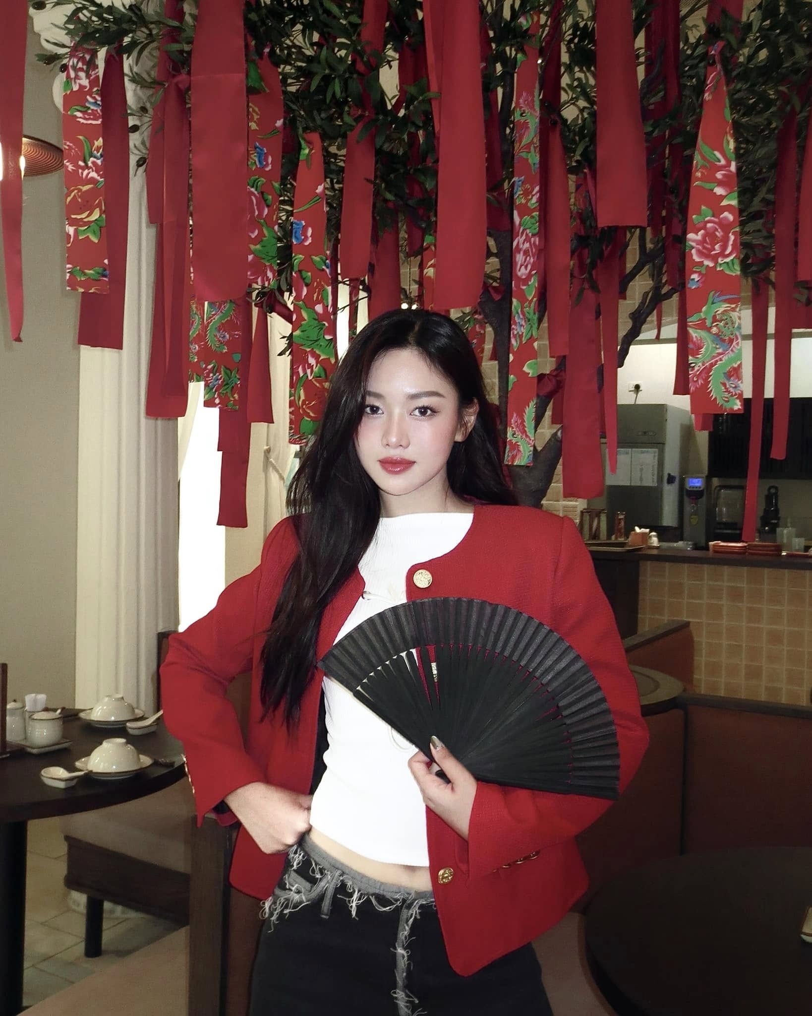 Dàn "Em Xinh" 98-line: Ngô Lan Hương, Juky San nổi bật, nhân tố mới gây tò mò ảnh 10