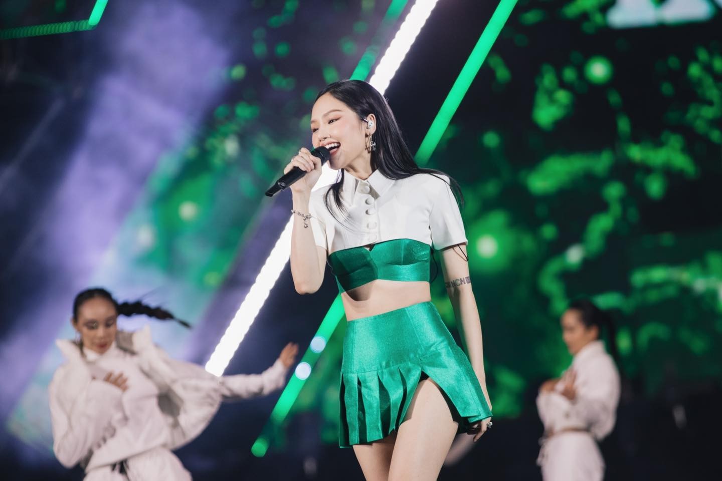 Hội chị cả Em Xinh "Say Hi": Phương Ly - Bích Phương "chất", Tiên Tiên khác biệt ảnh 1