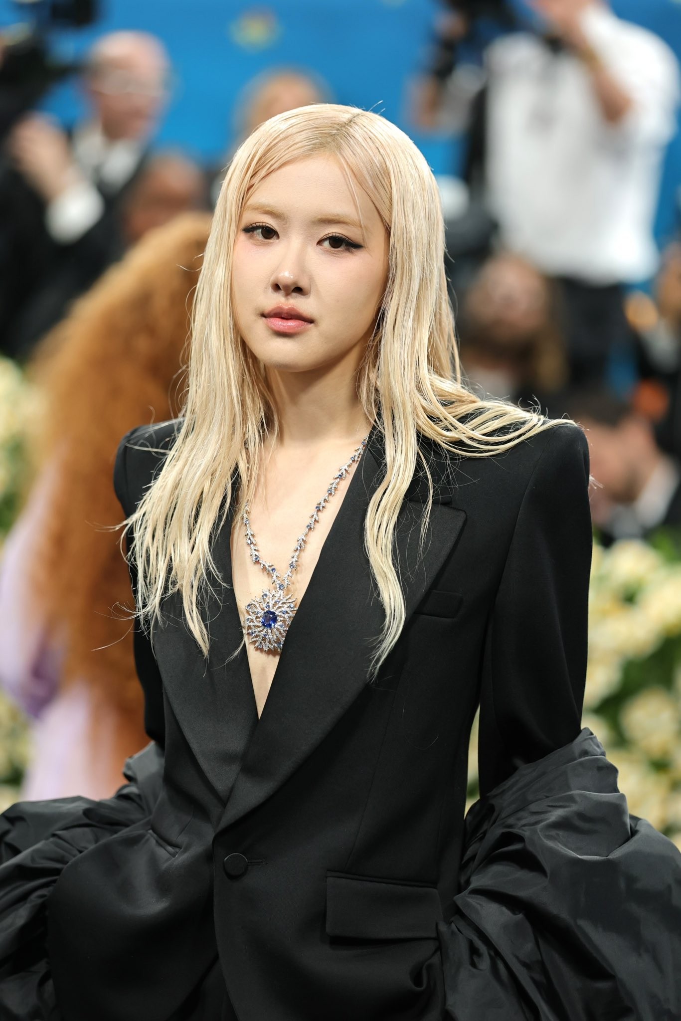 Met Gala 2025: Lisa debut gây choáng, Jennie “tuyệt đối điện ảnh”, Rosé chưa đủ "wow" ảnh 9