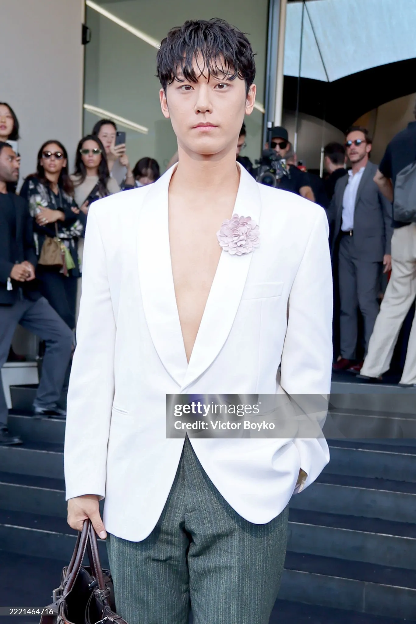 Show Prada tại Milan: Kai EXO, Lee Do Hyun gây bất ngờ, Sana TWICE nhạt nhoà ảnh 6