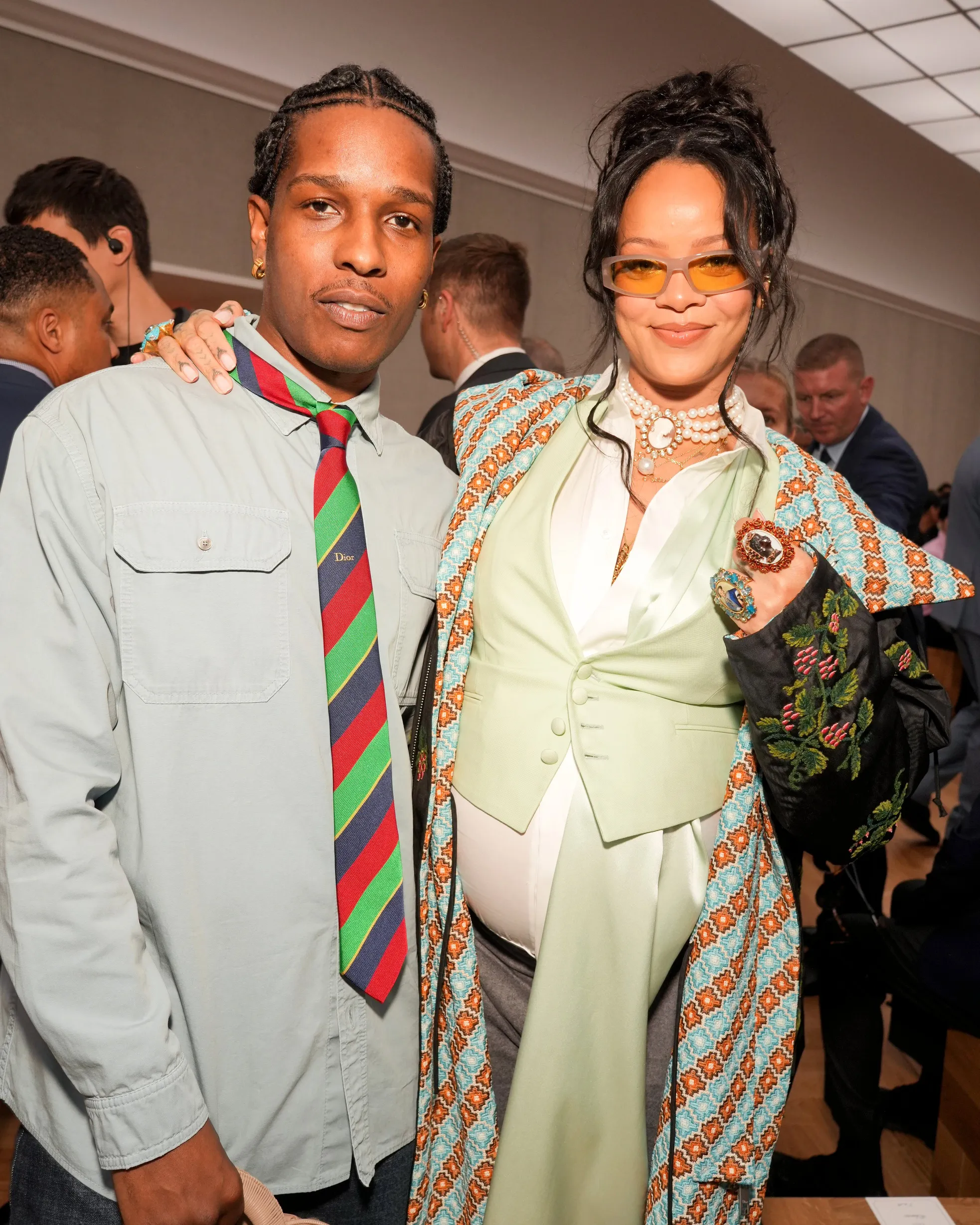 Show Dior tại Paris: Mingyu SEVENTEEN, TXT bảnh bao, “mẹ bầu” Rihanna gây choáng ảnh 13