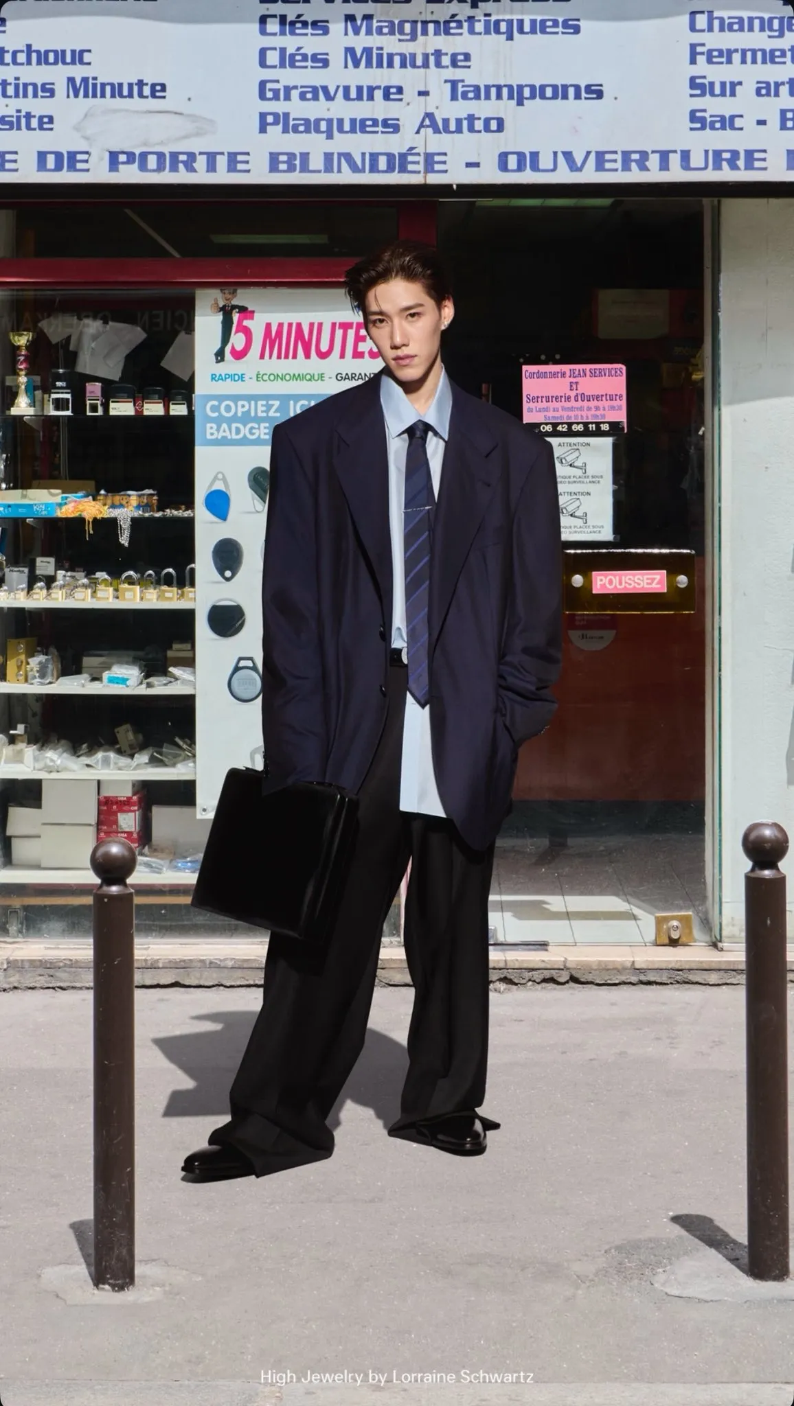 Show Balenciaga tại Paris Fashion Week: PP Krit lập kỷ lục, Dương Siêu Việt được ưu ái ảnh 13