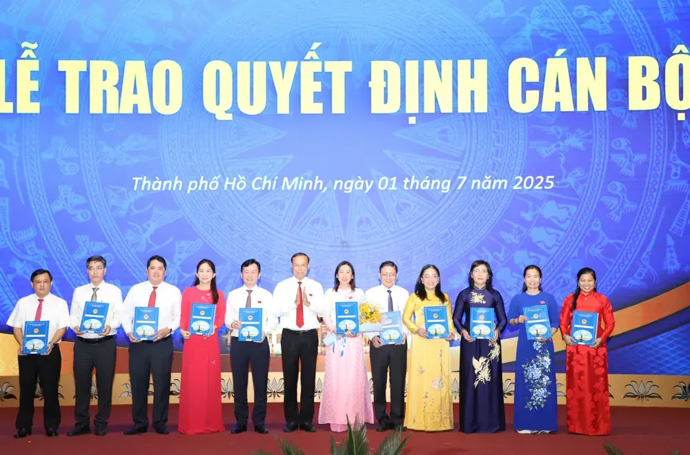 Bổ nhiệm, chỉ định, chuẩn y nhân sự chủ chốt 2 tỉnh, thành phía Nam ảnh 2