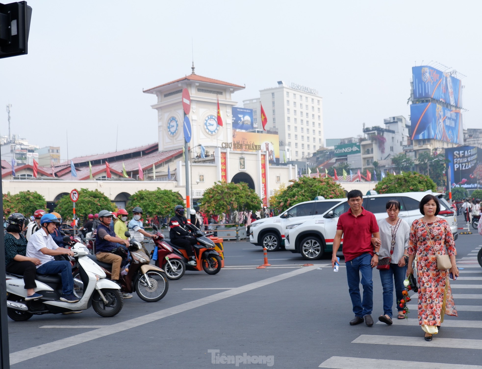 Hình ảnh giao thông khác lạ ở TPHCM ngày cuối tuần ảnh 10