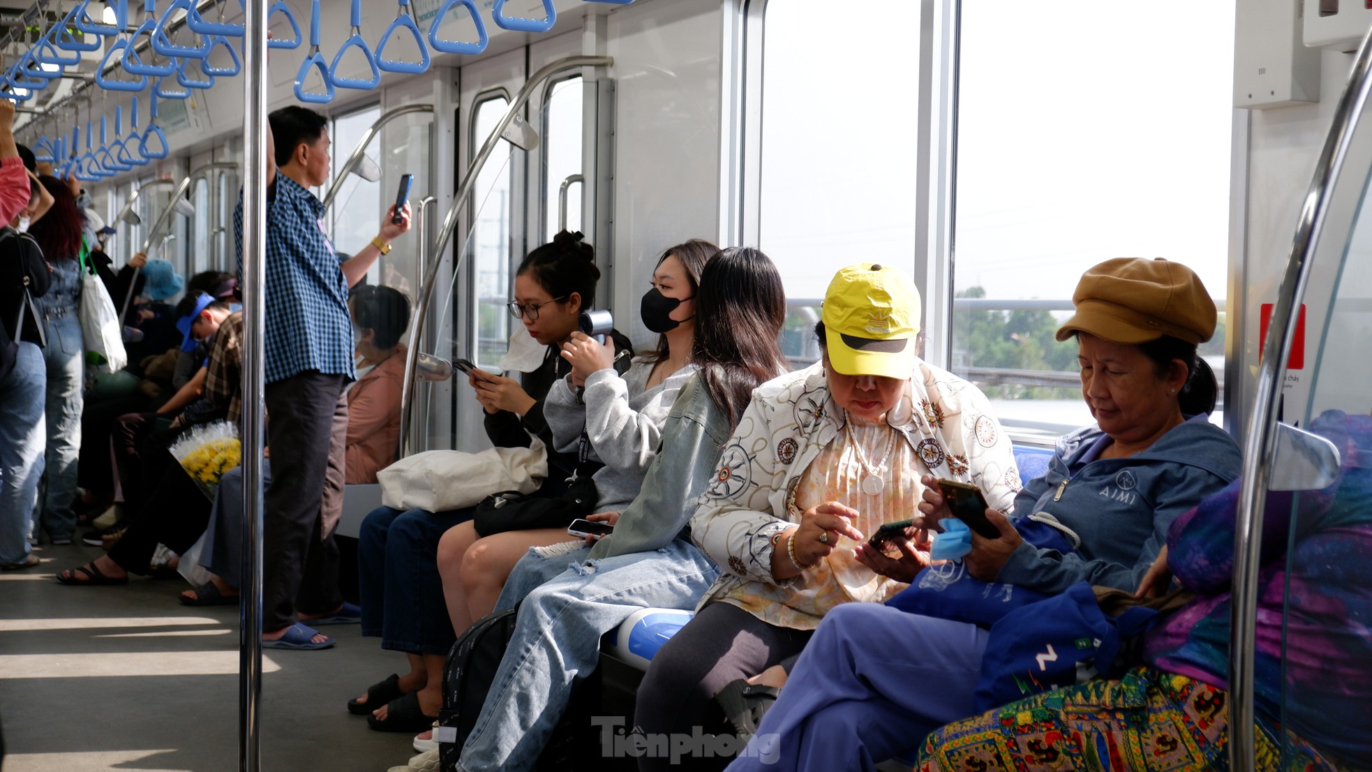 Hình ảnh chuyến tàu metro TPHCM ngày cuối vận hành miễn phí ảnh 12