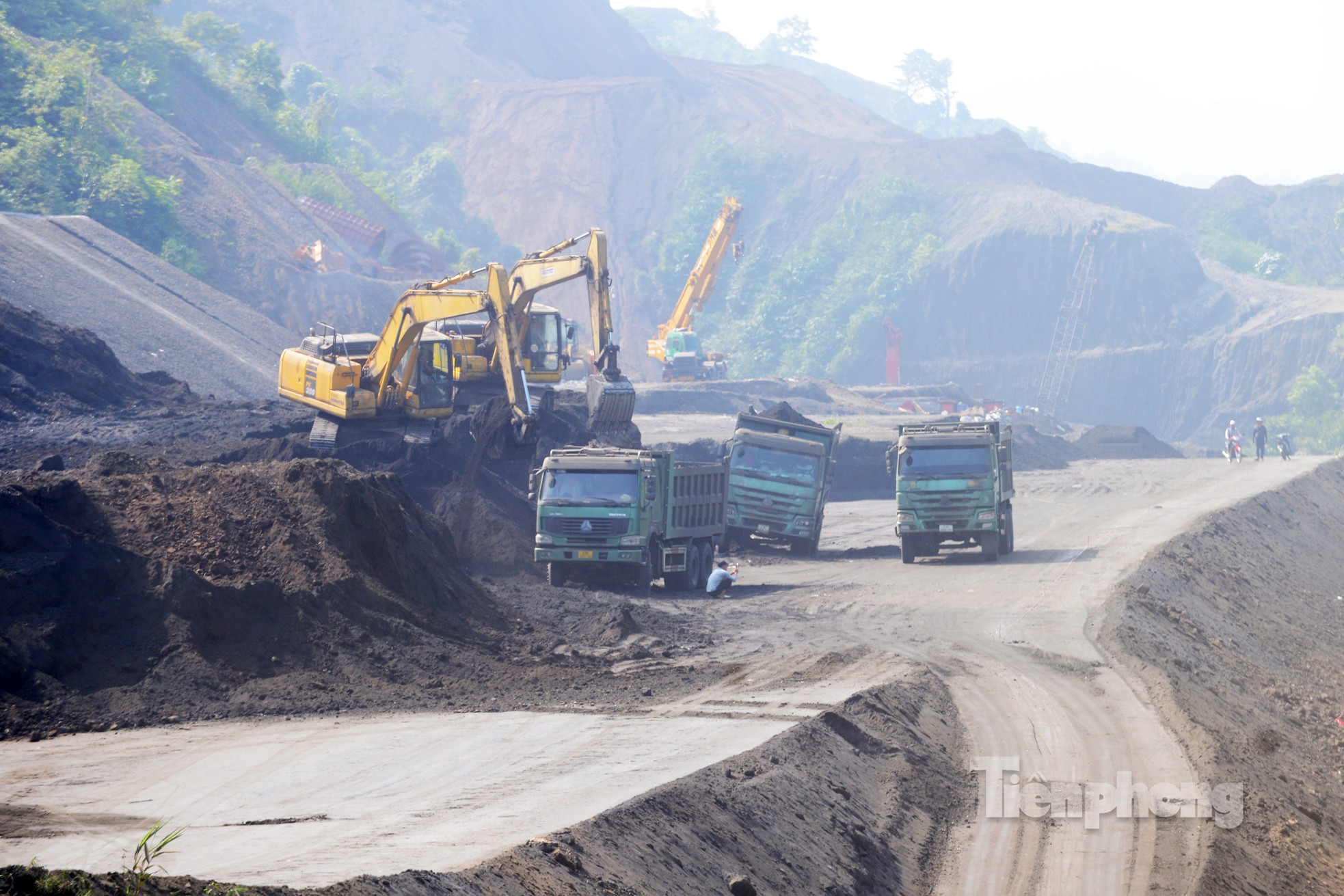 Hối hả thi công, đẩy nhanh tiến độ cao tốc Tuyên Quang - Hà Giang ảnh 3