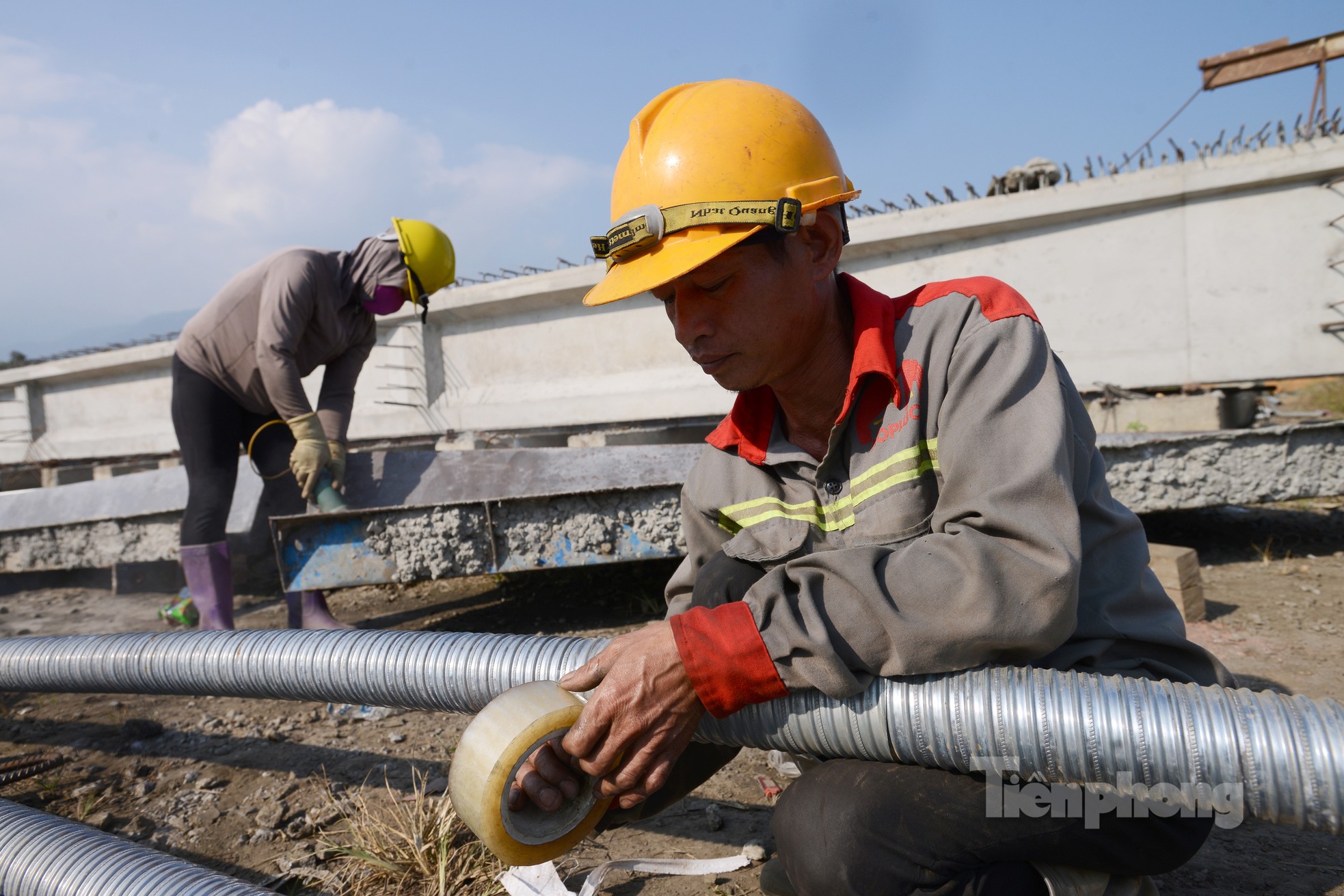 Hối hả thi công, đẩy nhanh tiến độ cao tốc Tuyên Quang - Hà Giang ảnh 8