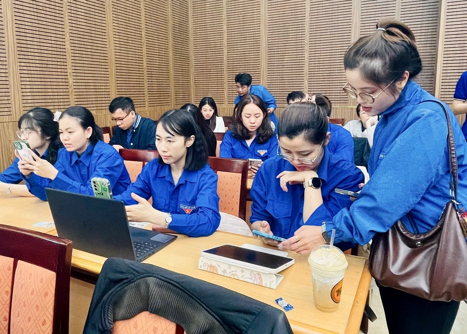 Tuổi trẻ Lâm Đồng phấn đấu 'Bình dân học vụ số' tại 100% xã phường ảnh 13