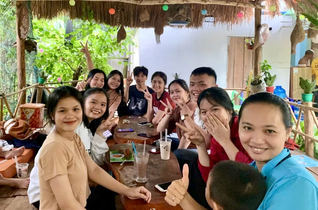 Cô giáo chủ nhiệm cấp 3: 'Hà Trúc Linh đăng quang hoa hậu, tôi không bất ngờ' ảnh 7
