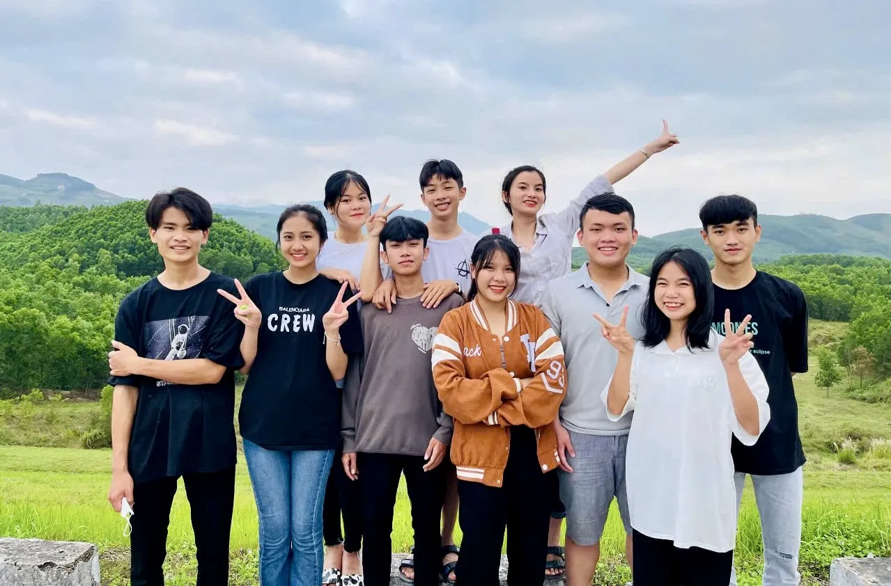 Cô giáo chủ nhiệm cấp 3: 'Hà Trúc Linh đăng quang hoa hậu, tôi không bất ngờ' ảnh 6