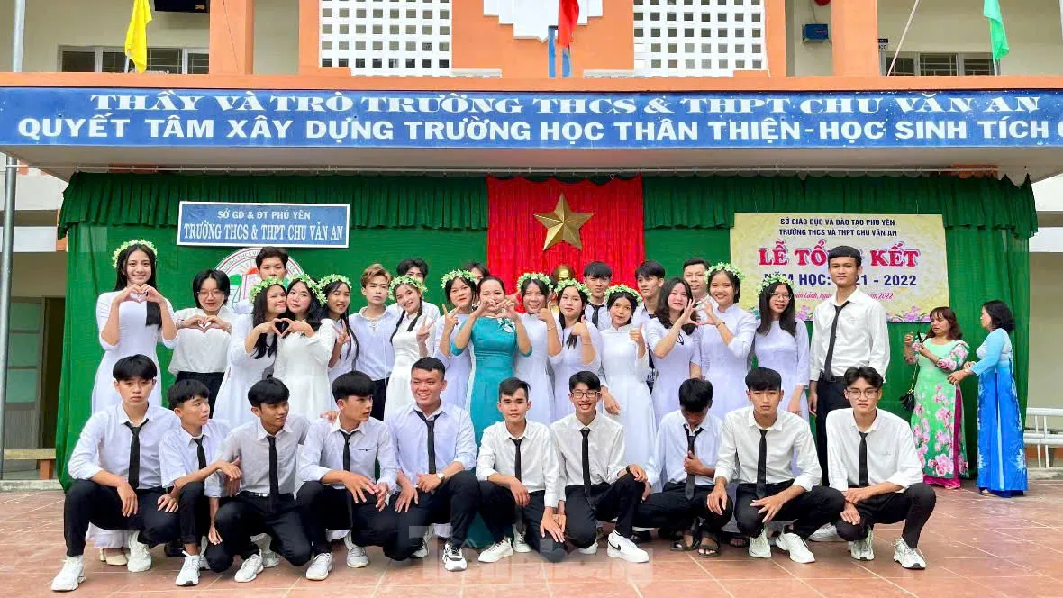 Cô giáo chủ nhiệm cấp 3: 'Hà Trúc Linh đăng quang hoa hậu, tôi không bất ngờ' ảnh 5