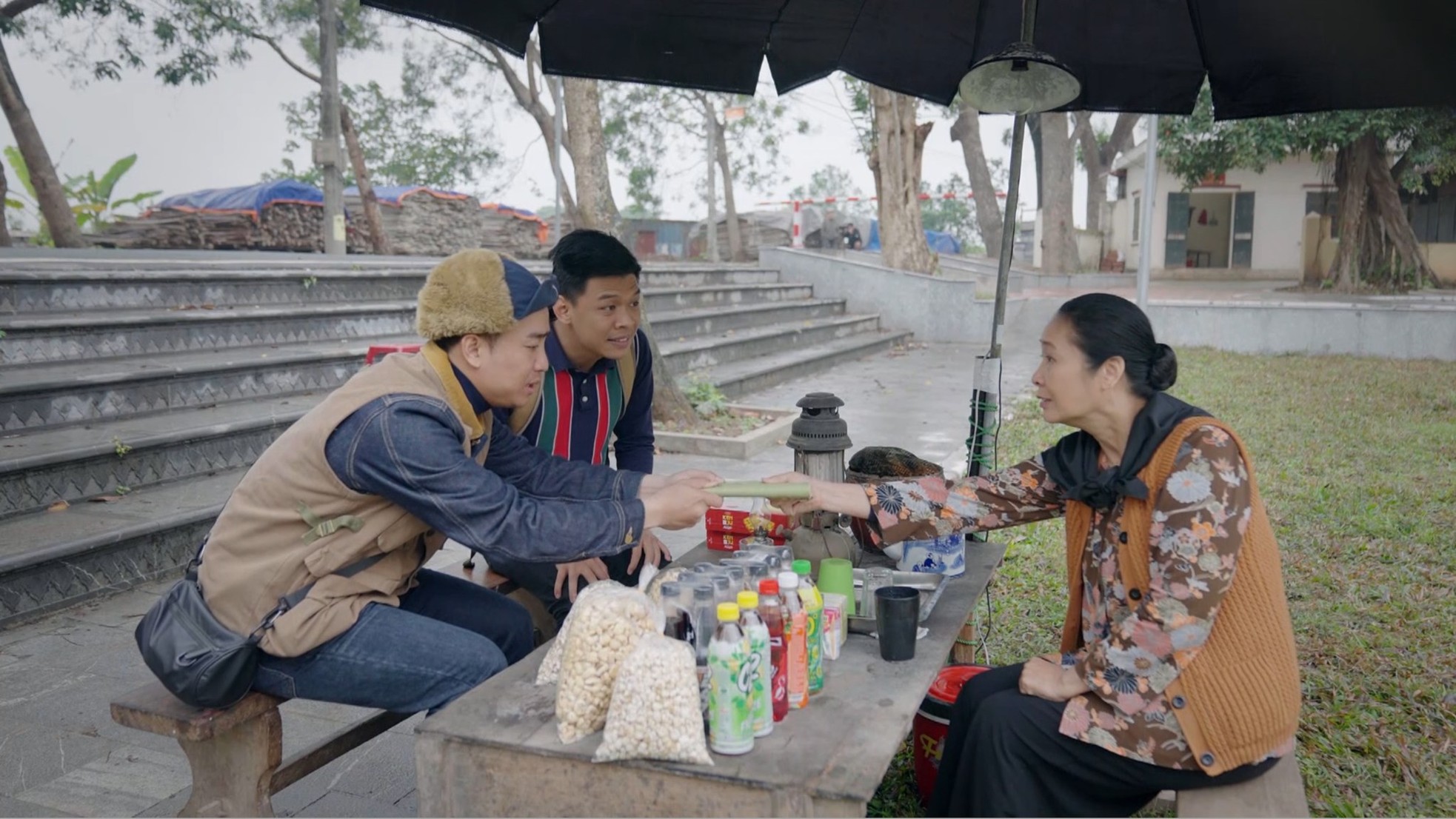 Gặp Nhau Cuối Tuần trở lại: Không khác gì xem điểm tin cuối tuần- Ảnh 5.