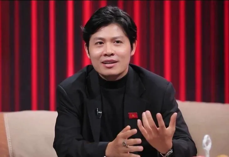 Showbiz 16/6: Nhạc sĩ Nguyễn Văn Chung day dứt khi con hỏi về mẹ ảnh 2