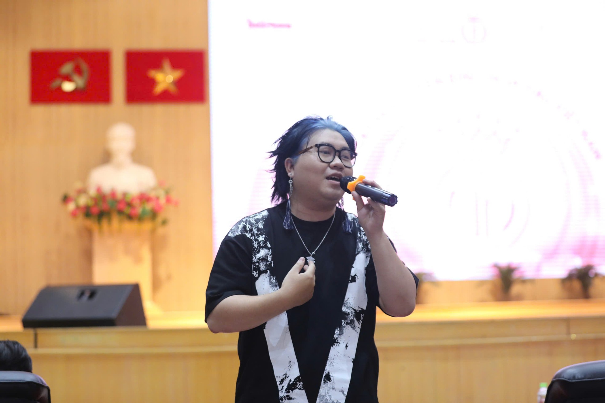 Avin Lu, rapper Tọi, Hiếu Nguyễn khuấy động ngày hội tuyển sinh Hoa hậu Việt Nam ảnh 7