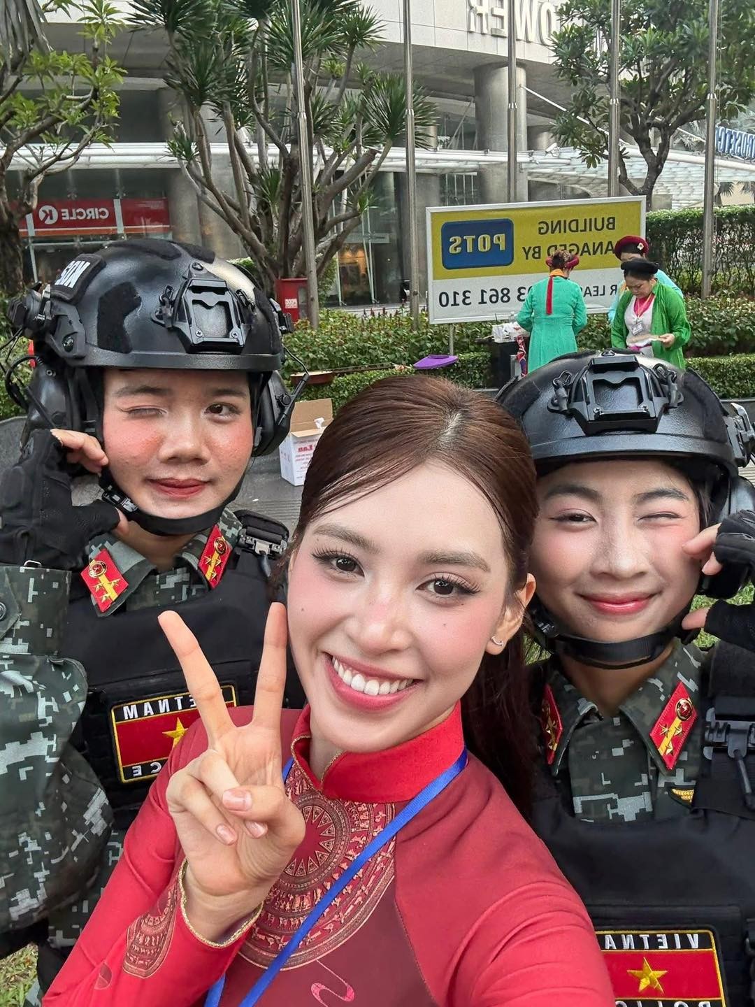 Hoa hậu Thanh Thủy, Tiểu Vy cùng 50 nghệ sĩ có mặt từ 2h sáng chờ diễu binh, diễu hành ảnh 9