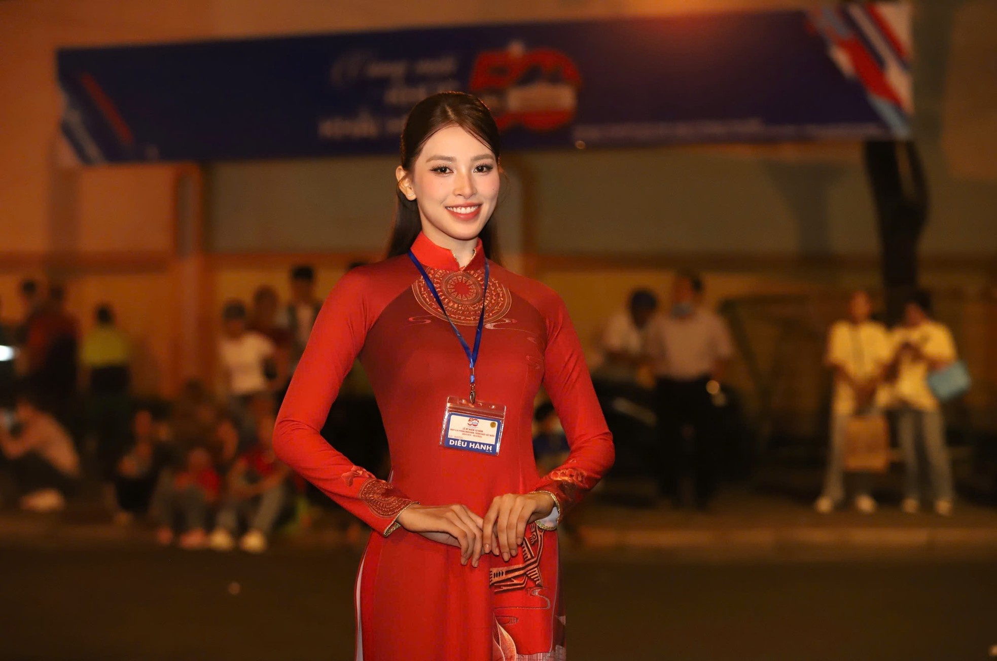 Hoa hậu Thanh Thủy, Tiểu Vy cùng 50 nghệ sĩ có mặt từ 2h sáng chờ diễu binh, diễu hành ảnh 13