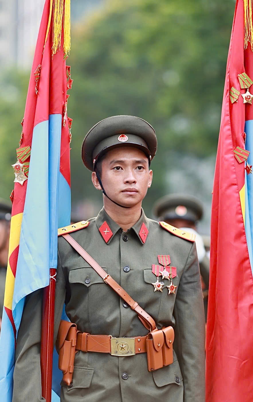 Cận nhan sắc nữ chiến sĩ trong Lễ diễu binh, diễu hành 30/4 ảnh 14