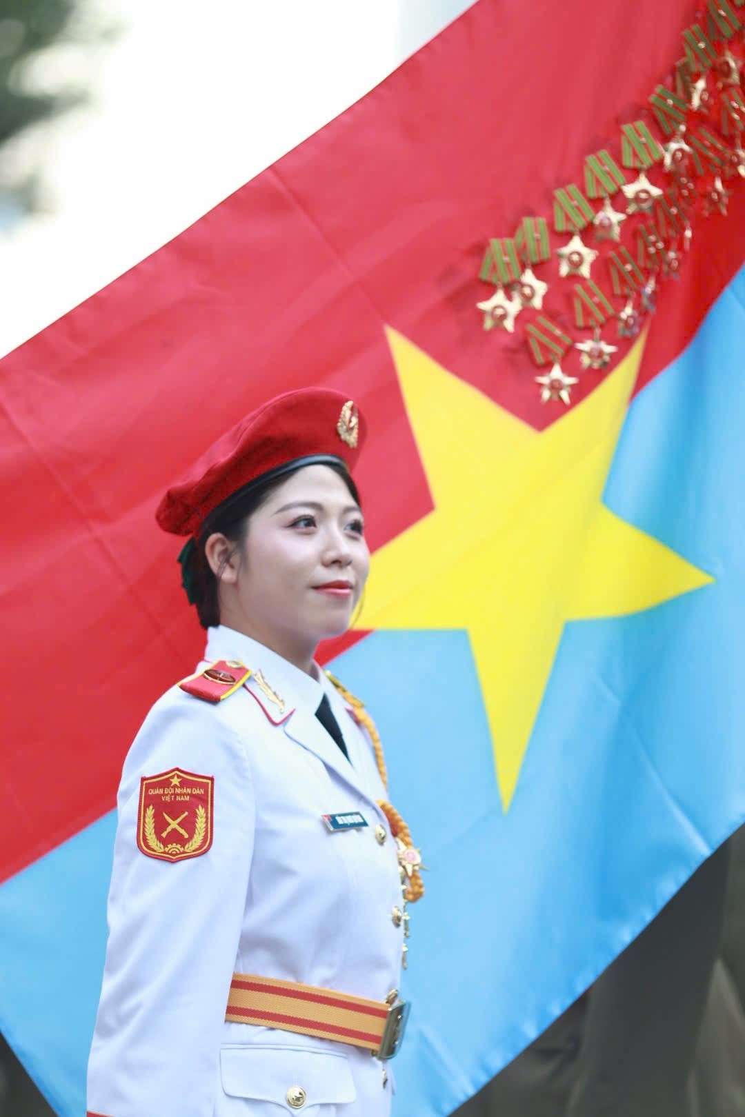 Cận nhan sắc nữ chiến sĩ trong Lễ diễu binh, diễu hành 30/4 ảnh 12
