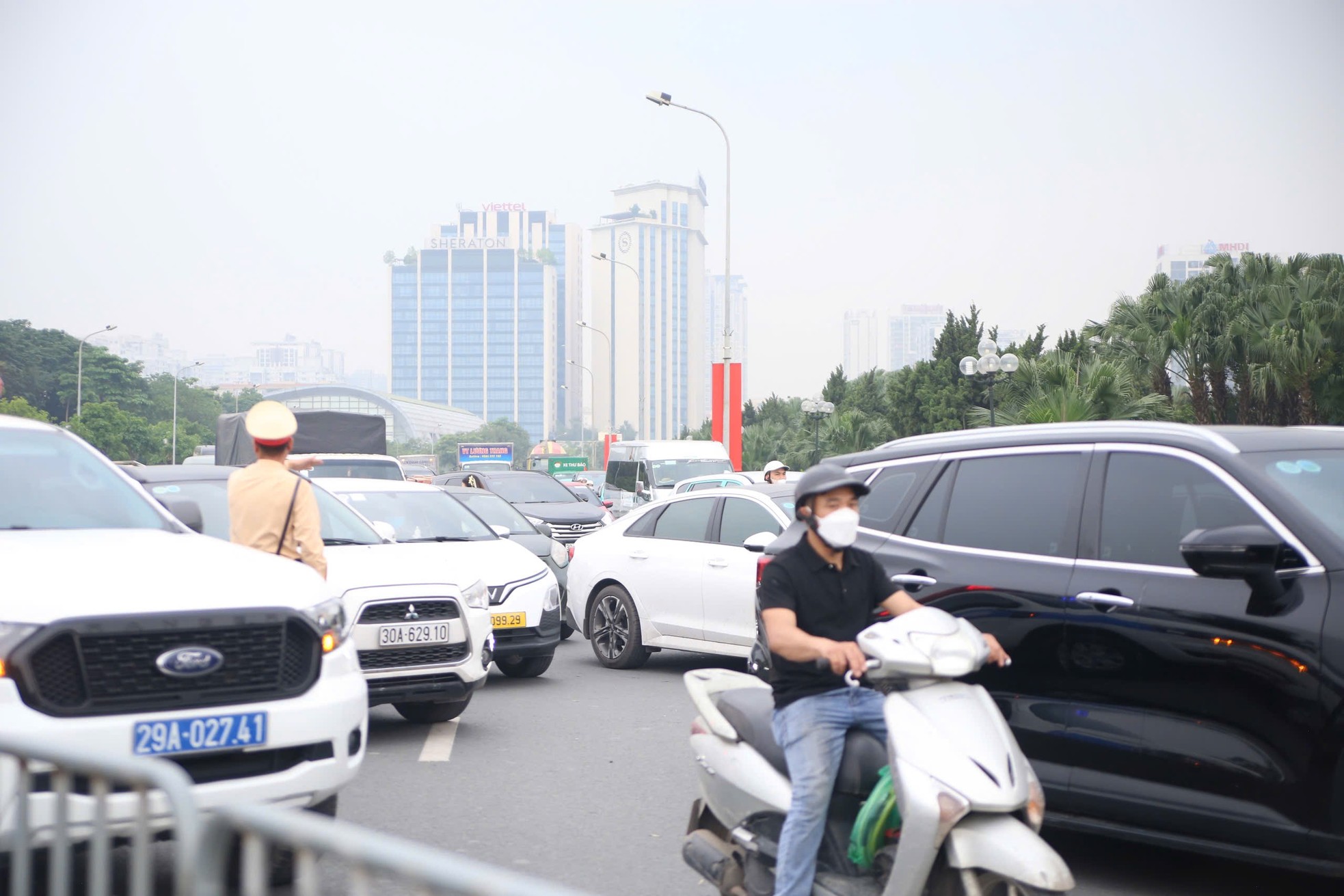Biển người đổ về sân Mỹ Đình ảnh 15