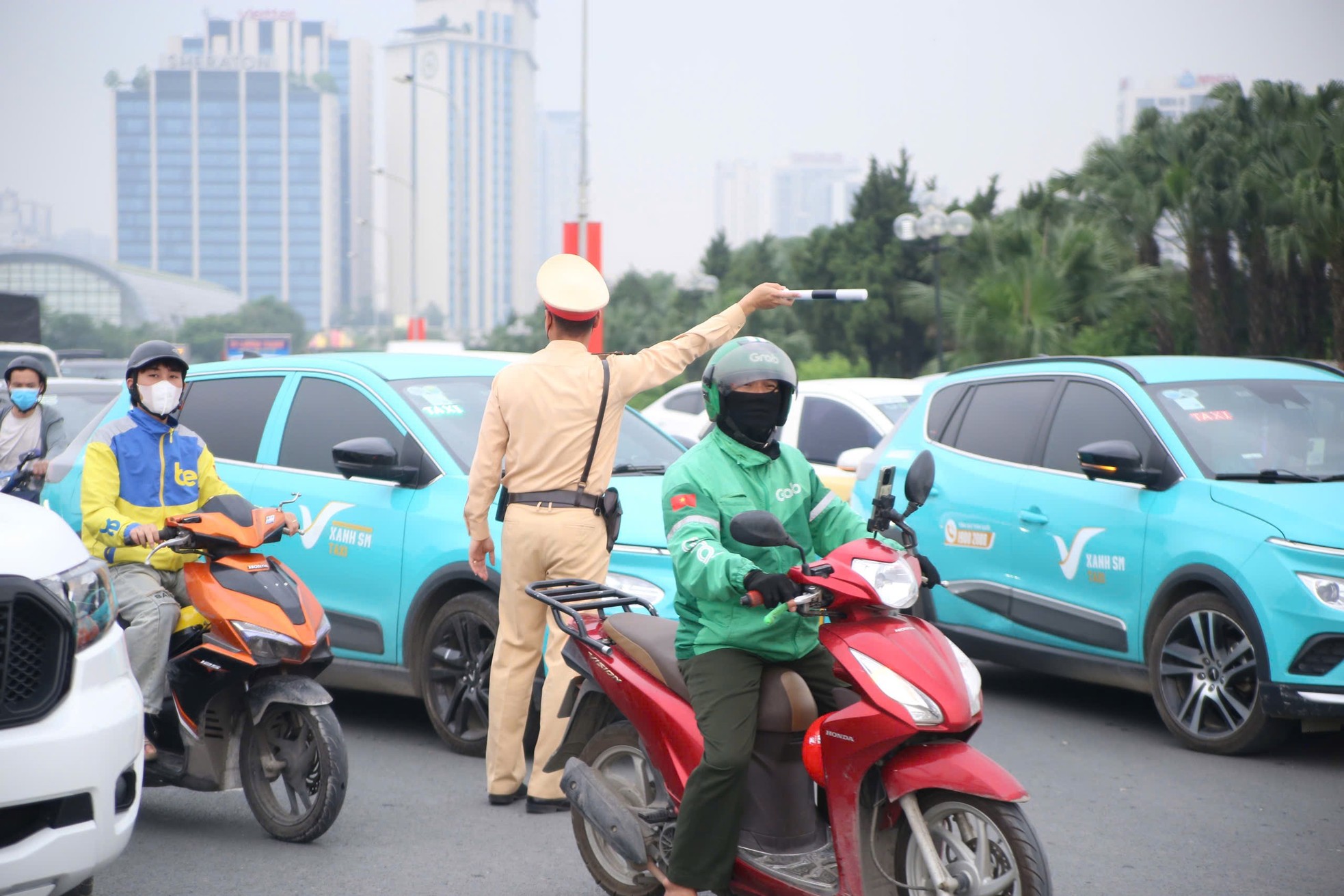 Biển người đổ về sân Mỹ Đình ảnh 16