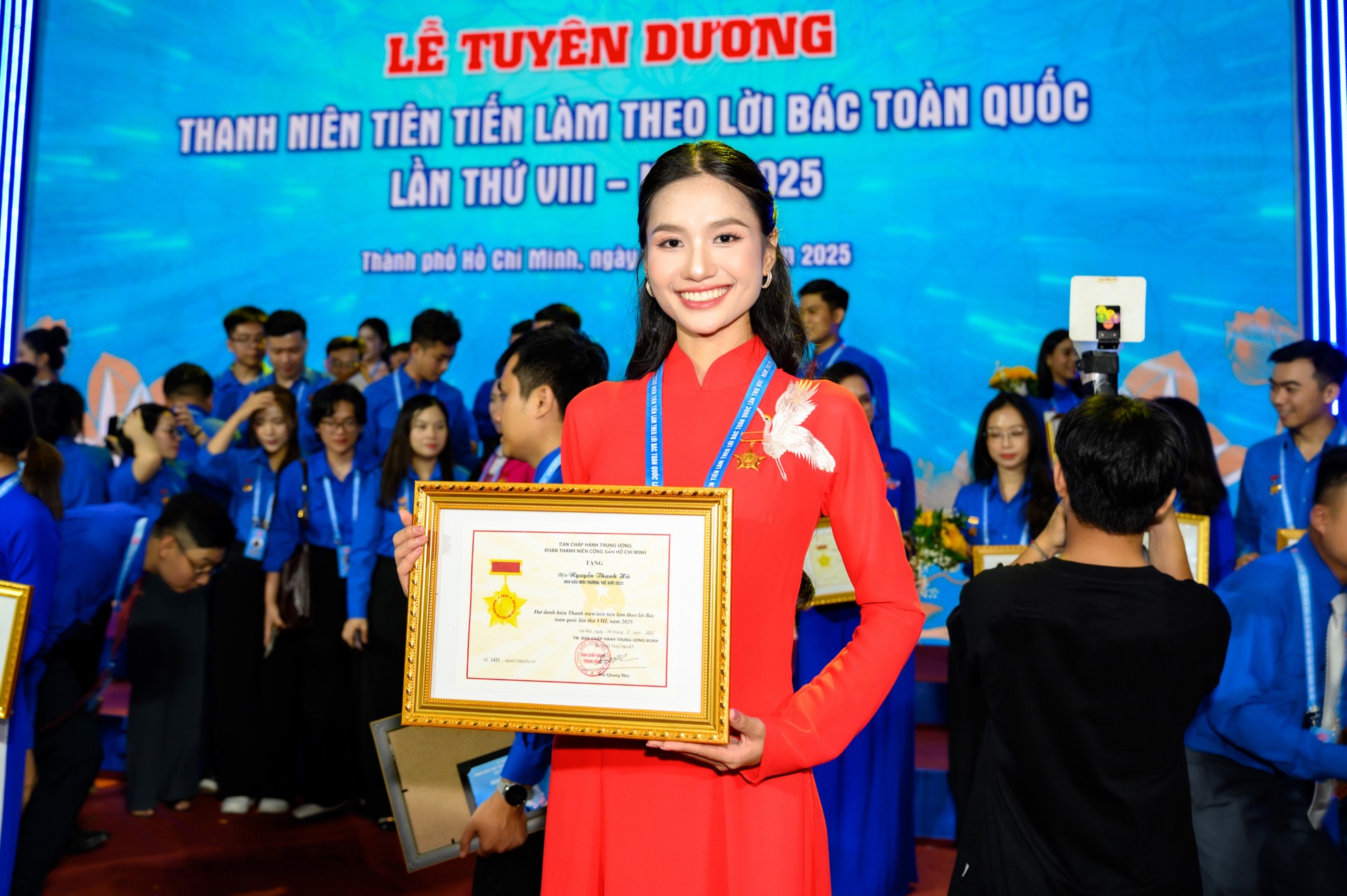 Tuyên dương Hoa hậu Thanh Thủy, Thanh Hà và hơn 440 Thanh niên tiên tiến làm theo lời Bác ảnh 1