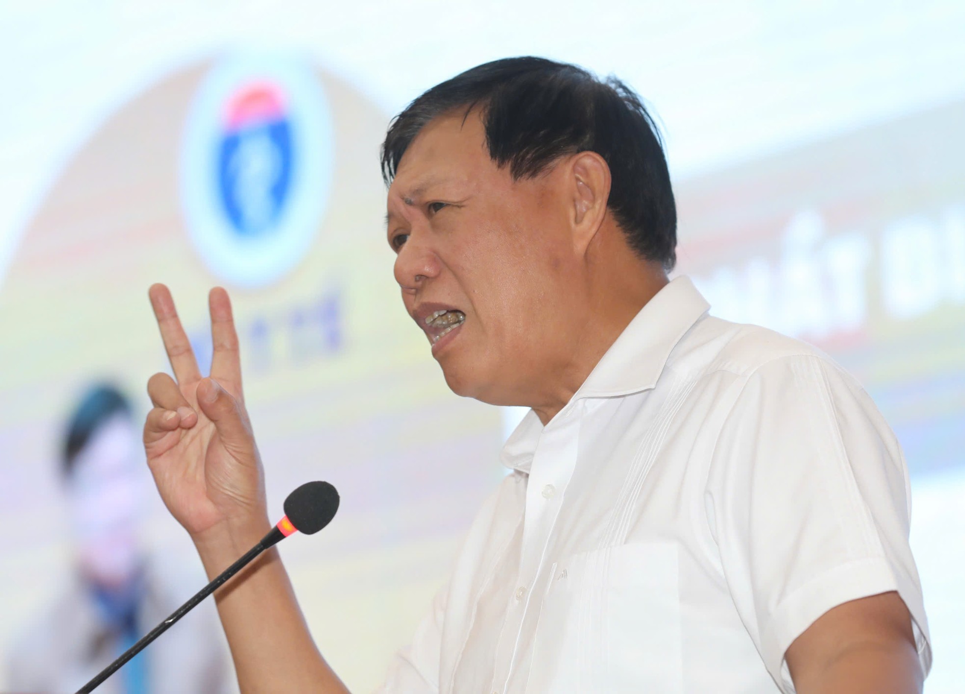 Thứ trưởng Bộ Y tế Đỗ Xuân Tuyên: 'Nhiều người nổi tiếng quảng cáo hàng gian, hàng giả, vừa rồi là kẹo rau đấy' ảnh 4