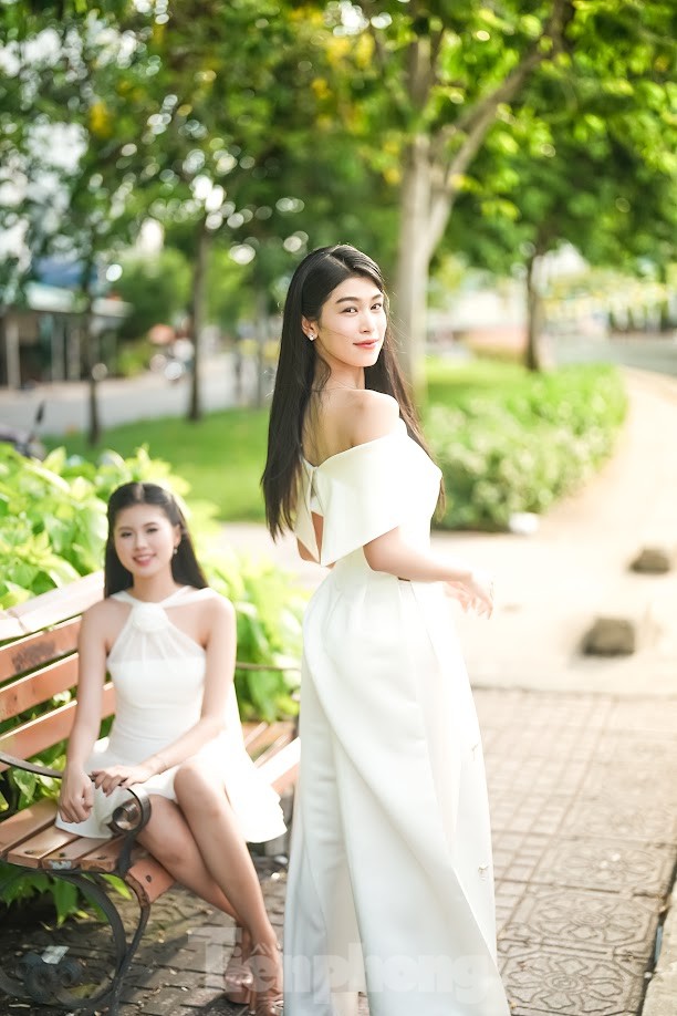 'Con nhà người ta' vào chung kết Hoa hậu Việt Nam: Thành thạo tiếng Anh - Pháp, đạt giải piano quốc tế năm 13 tuổi ảnh 7
