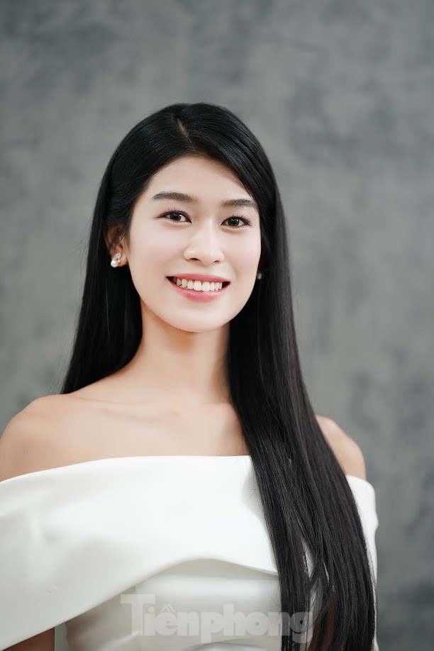 'Con nhà người ta' vào chung kết Hoa hậu Việt Nam: Thành thạo tiếng Anh - Pháp, đạt giải piano quốc tế năm 13 tuổi ảnh 9