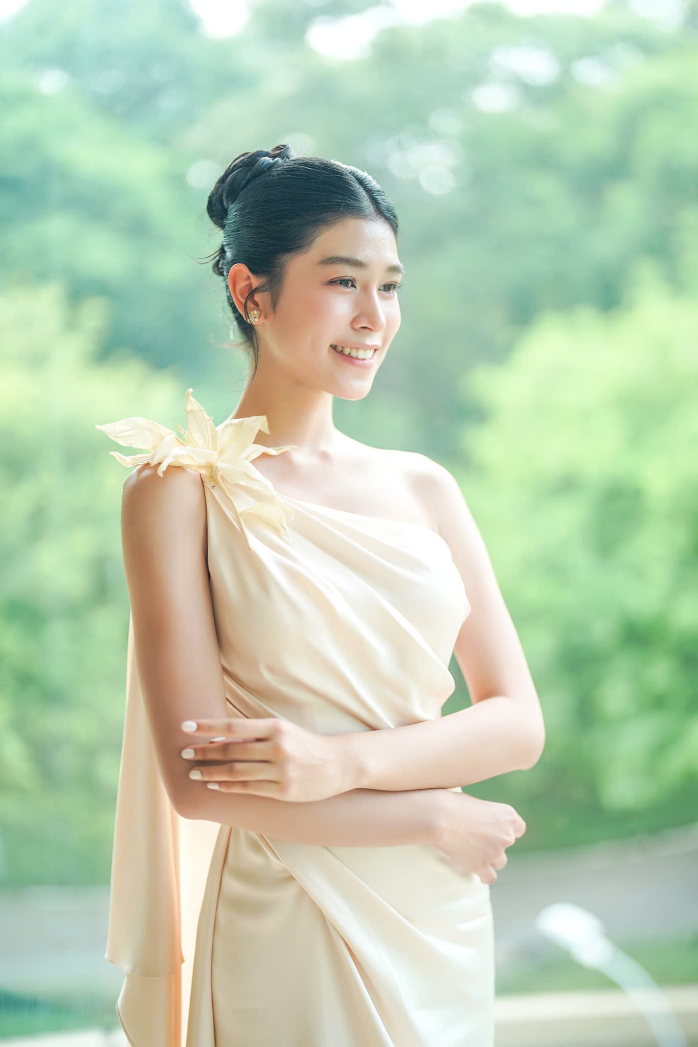'Con nhà người ta' vào chung kết Hoa hậu Việt Nam: Thành thạo tiếng Anh - Pháp, đạt giải piano quốc tế năm 13 tuổi ảnh 13