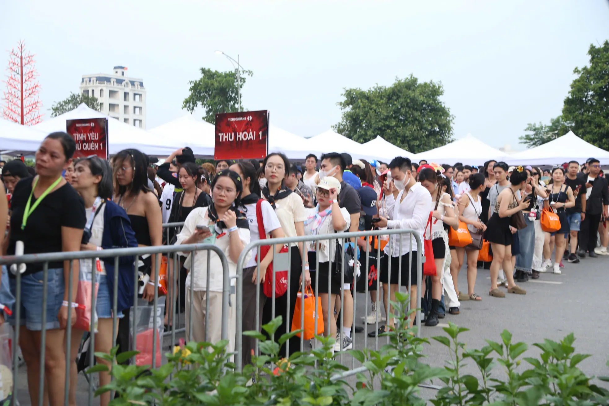 Biển người đổ về Hưng Yên ảnh 7
