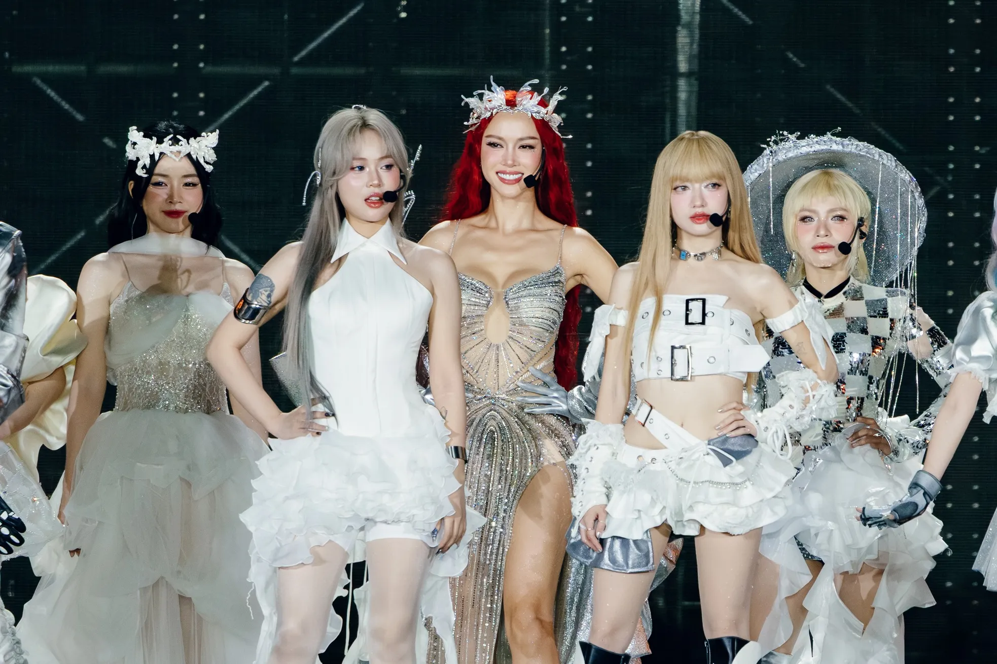 Showbiz 25/6: Tình hình Ninh Dương Lan Ngọc sau tai nạn phải ngồi xe lăn ảnh 3