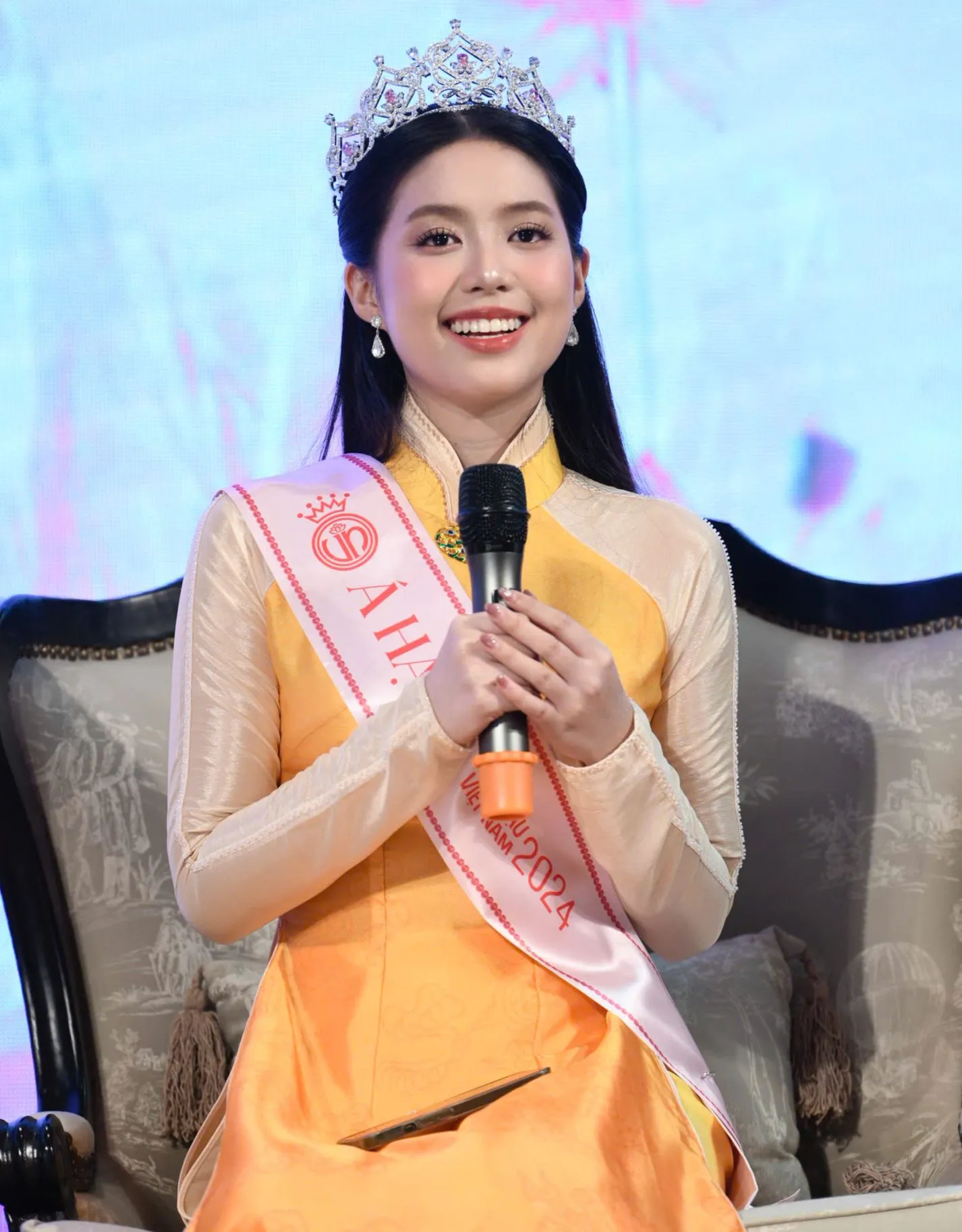 Hoa hậu Trúc Linh, Á hậu Châu Anh và Vân Nhi sau đêm đăng quang ảnh 12