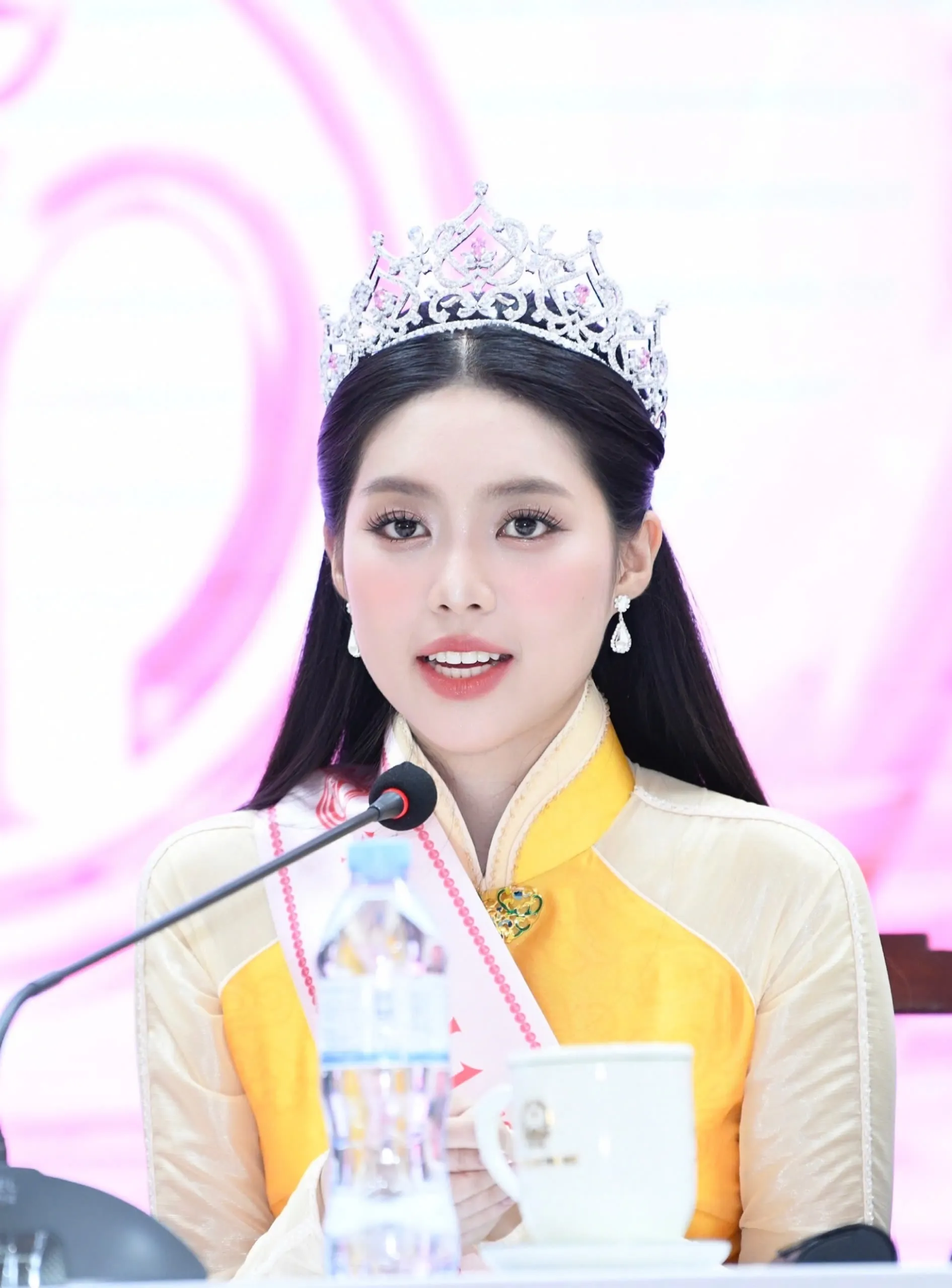 Nhan sắc phát sáng của Á hậu quân nhân Trần Ngọc Châu Anh ảnh 10