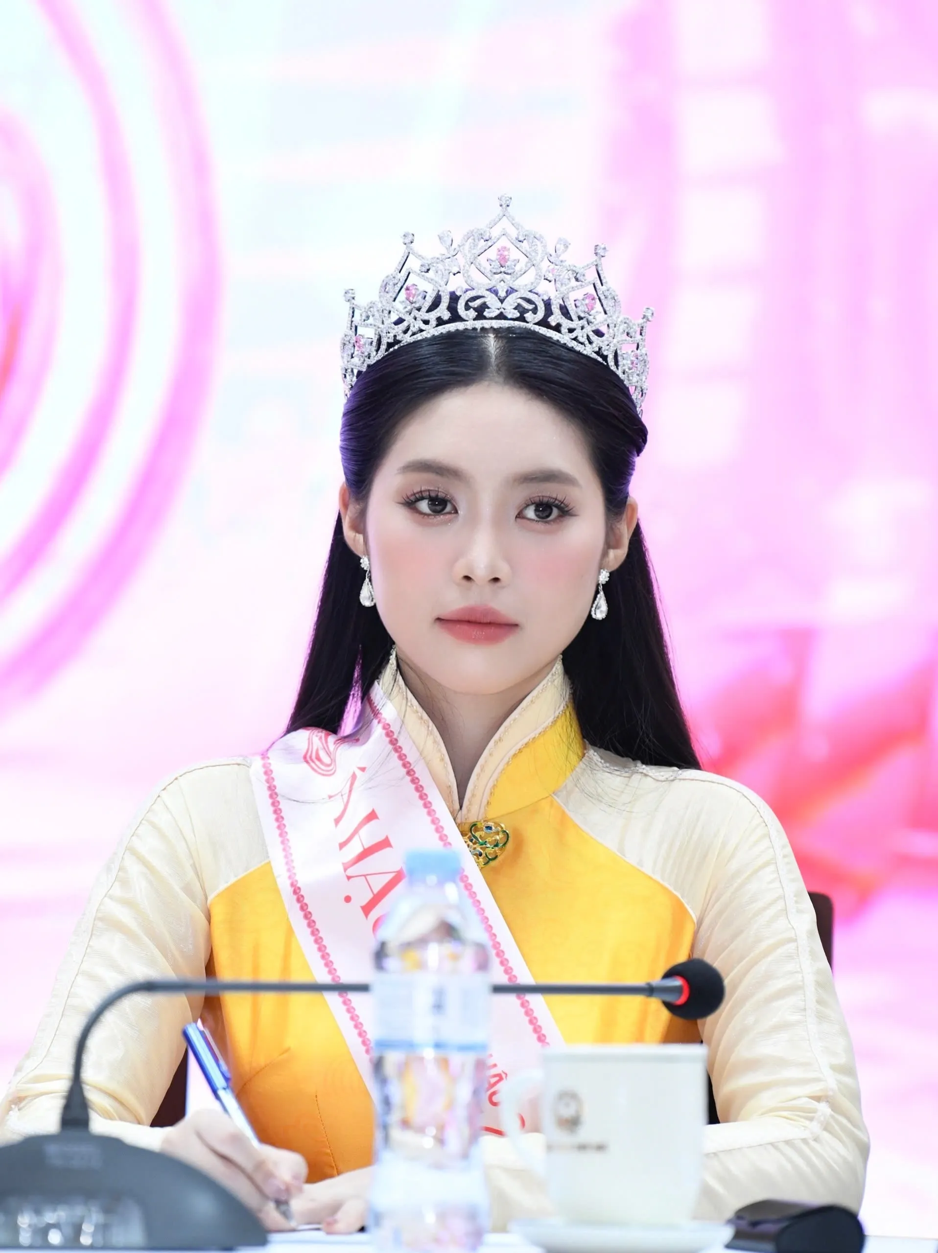 Nhan sắc phát sáng của Á hậu quân nhân Trần Ngọc Châu Anh ảnh 11