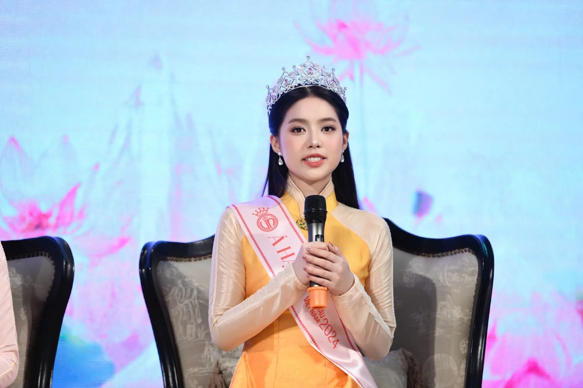 Nhan sắc phát sáng của Á hậu quân nhân Trần Ngọc Châu Anh ảnh 4