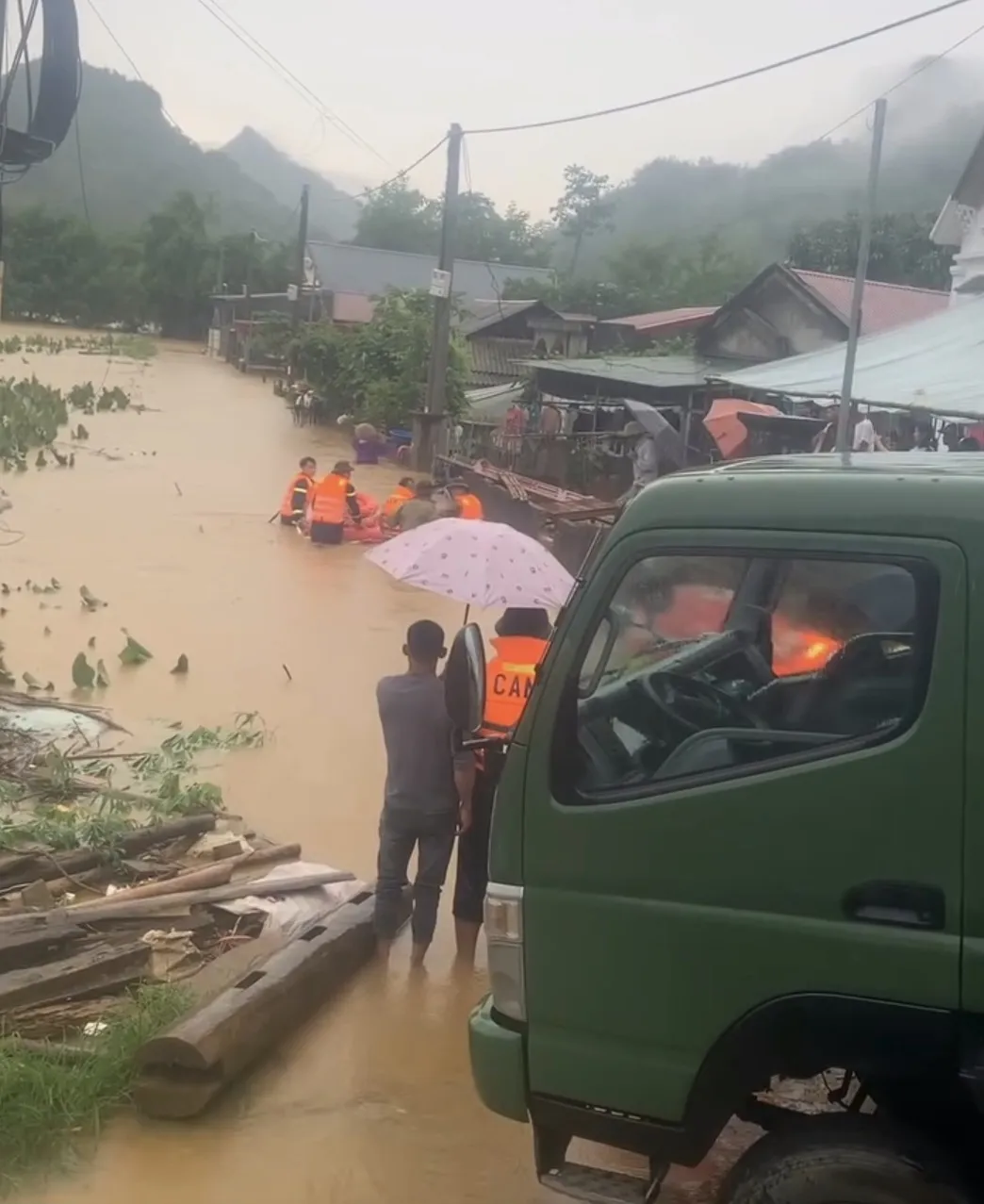 Mưa gây ngập sâu tại Lai Châu ảnh 2