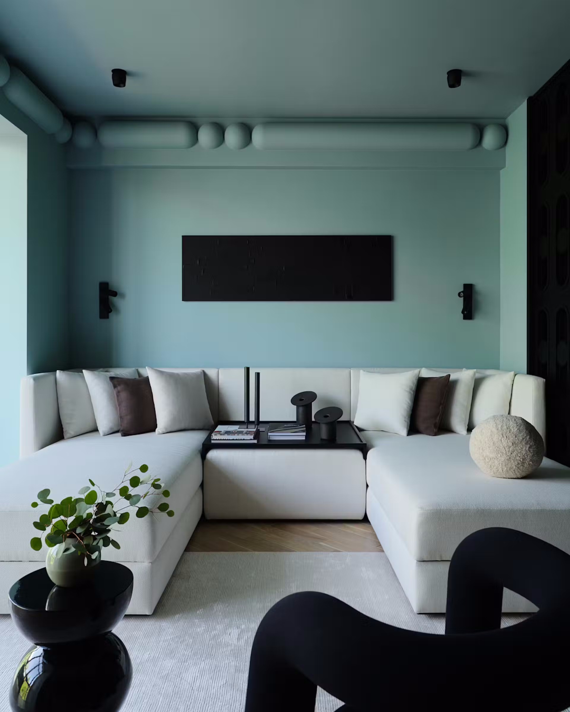 Nội thất tông màu tối đầy phong cách cho căn hộ chung cư ảnh 1