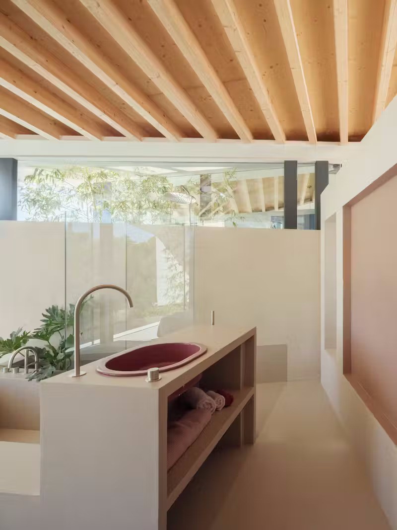 Độc đáo 'nếp gấp không gian' trong kiến trúc nhà ở ảnh 5