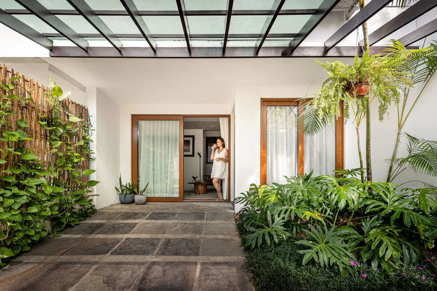 'Lột xác' ấn tượng cho nhà phố có diện tích nhỏ ảnh 2