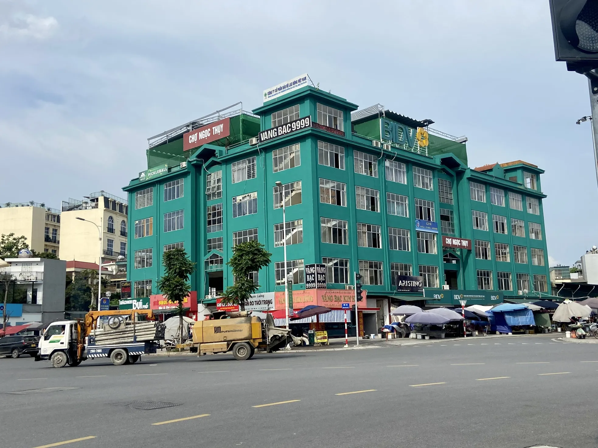 Hà Nội: Lãng phí khu chợ khang trang 5 tầng nhưng 4 tầng để không ảnh 1