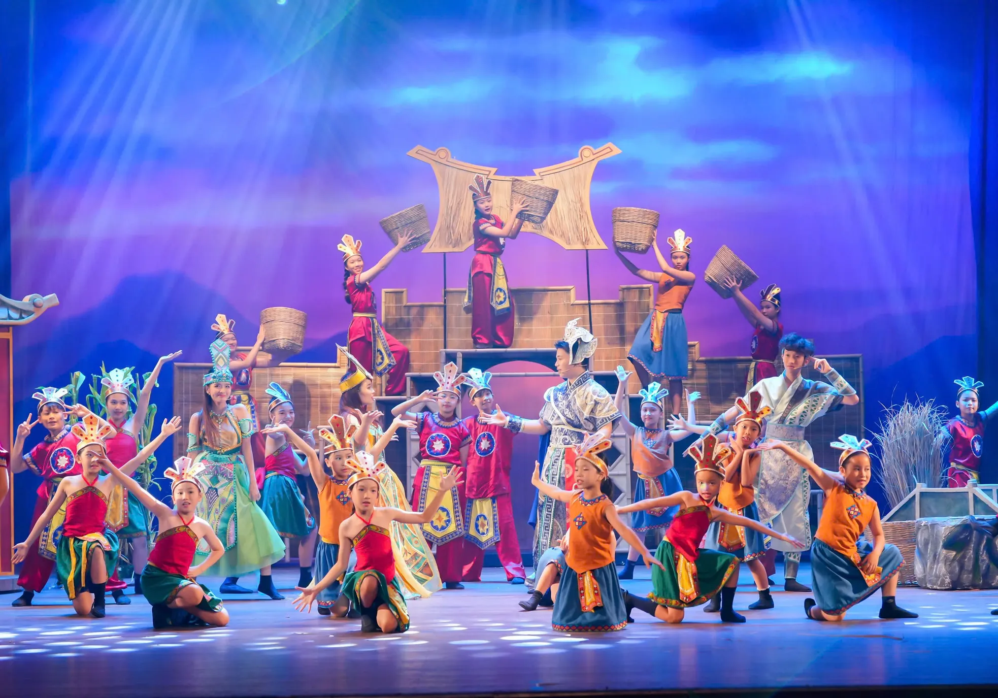 'The Enchanted Crossbow' của Victoria School toả sáng tại Danaff III - Biểu tượng của một Đà Nẵng mới ảnh 5