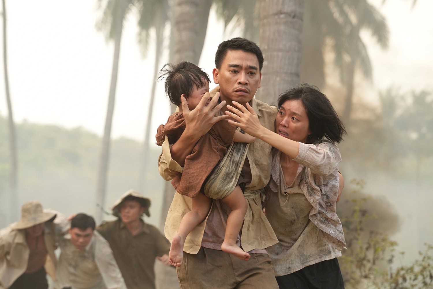 'Lật mặt 8' của Lý Hải: Kịch bản cũ kỹ, khiên cưỡng ảnh 4