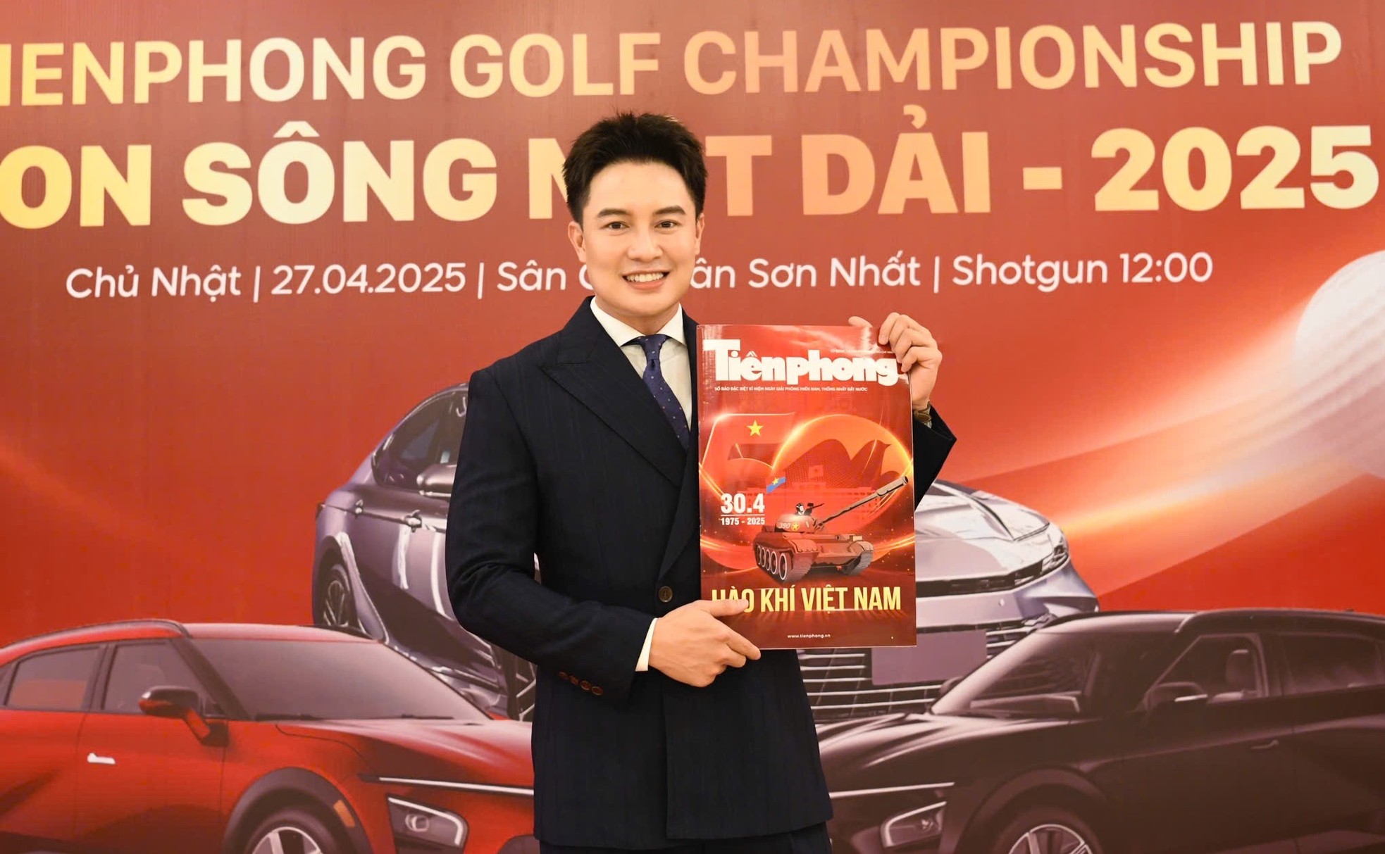 Hoa hậu Thanh Thủy, Á hậu Ngọc Thảo chúc mừng chức vô địch của golfer Tăng Thành Trung ảnh 2