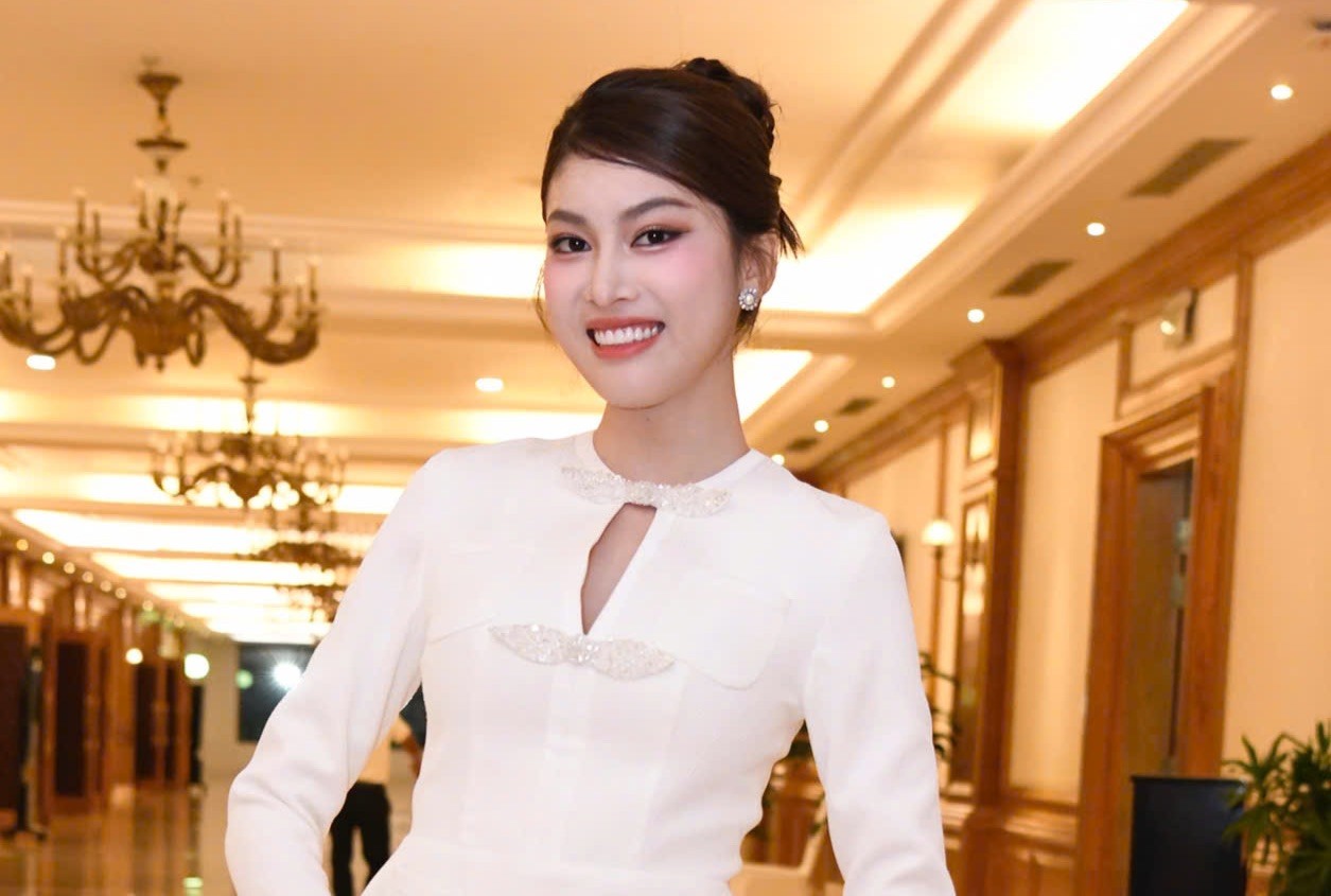 Hoa hậu Thanh Thủy, Á hậu Ngọc Thảo chúc mừng chức vô địch của golfer Tăng Thành Trung ảnh 9