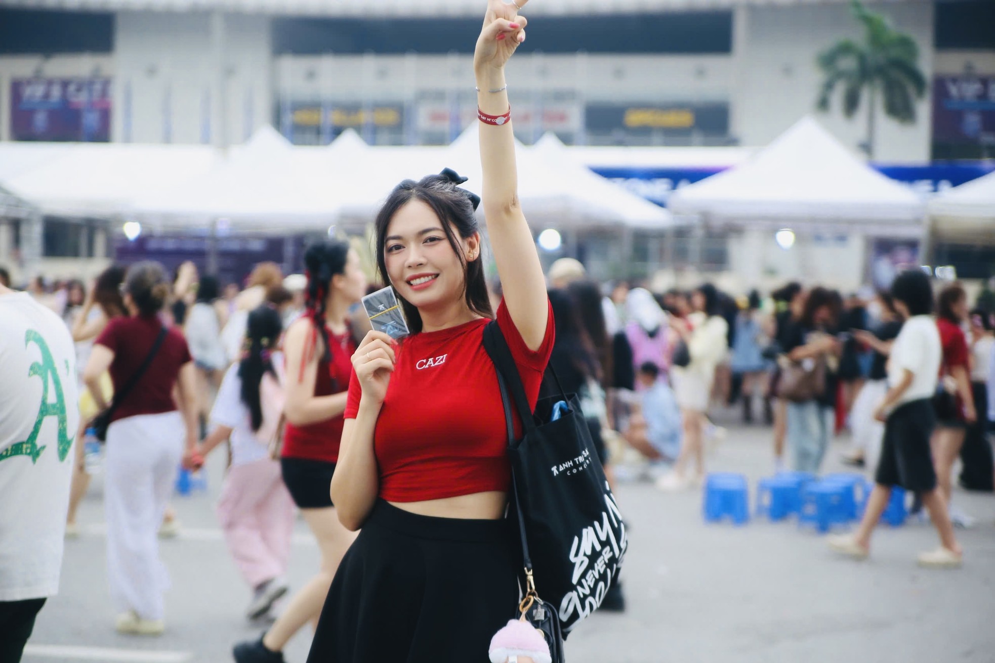 Khán giả đội mưa tầm tã xem Anh trai say hi ảnh 10
