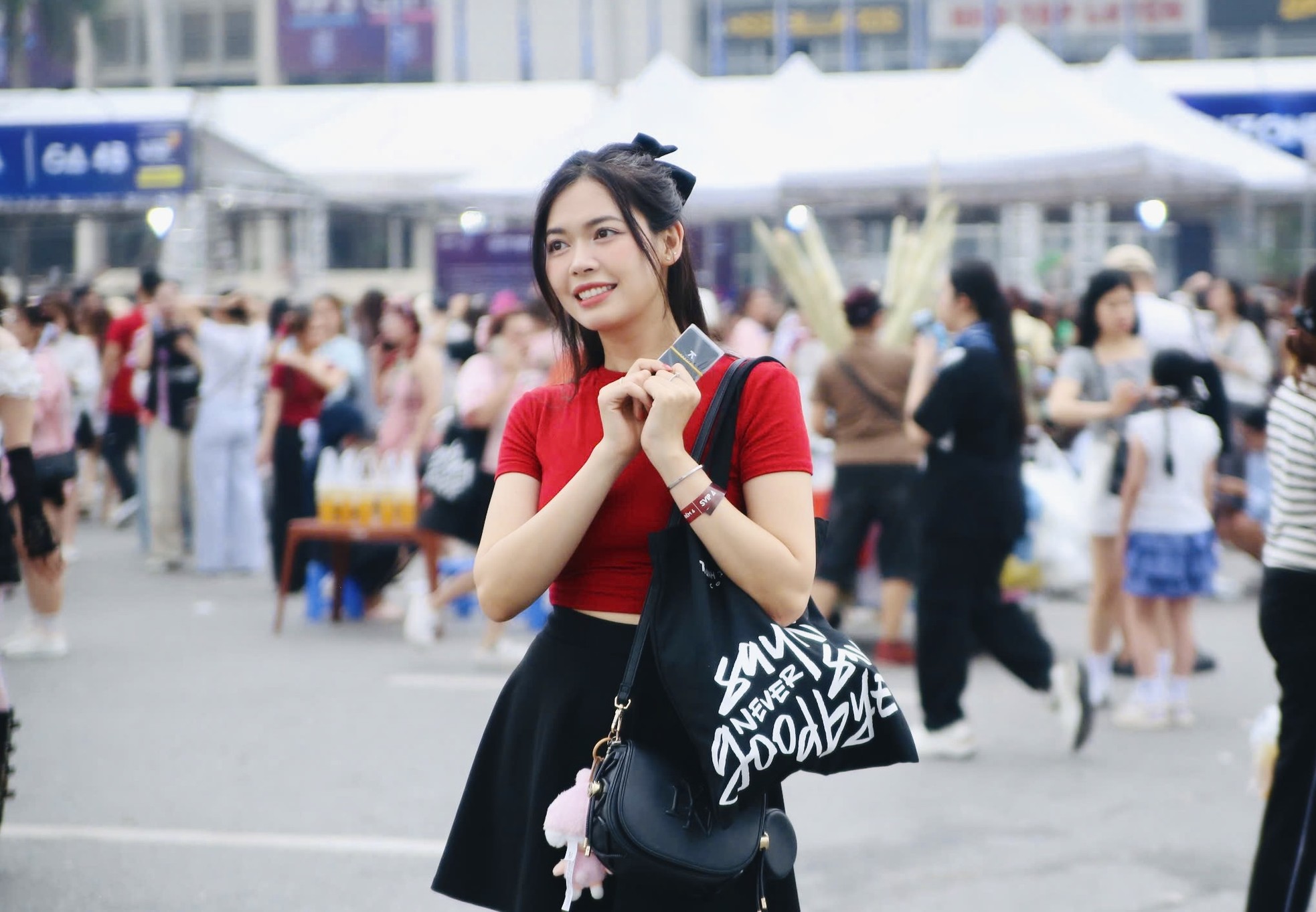 Khán giả đội mưa tầm tã xem Anh trai say hi ảnh 9